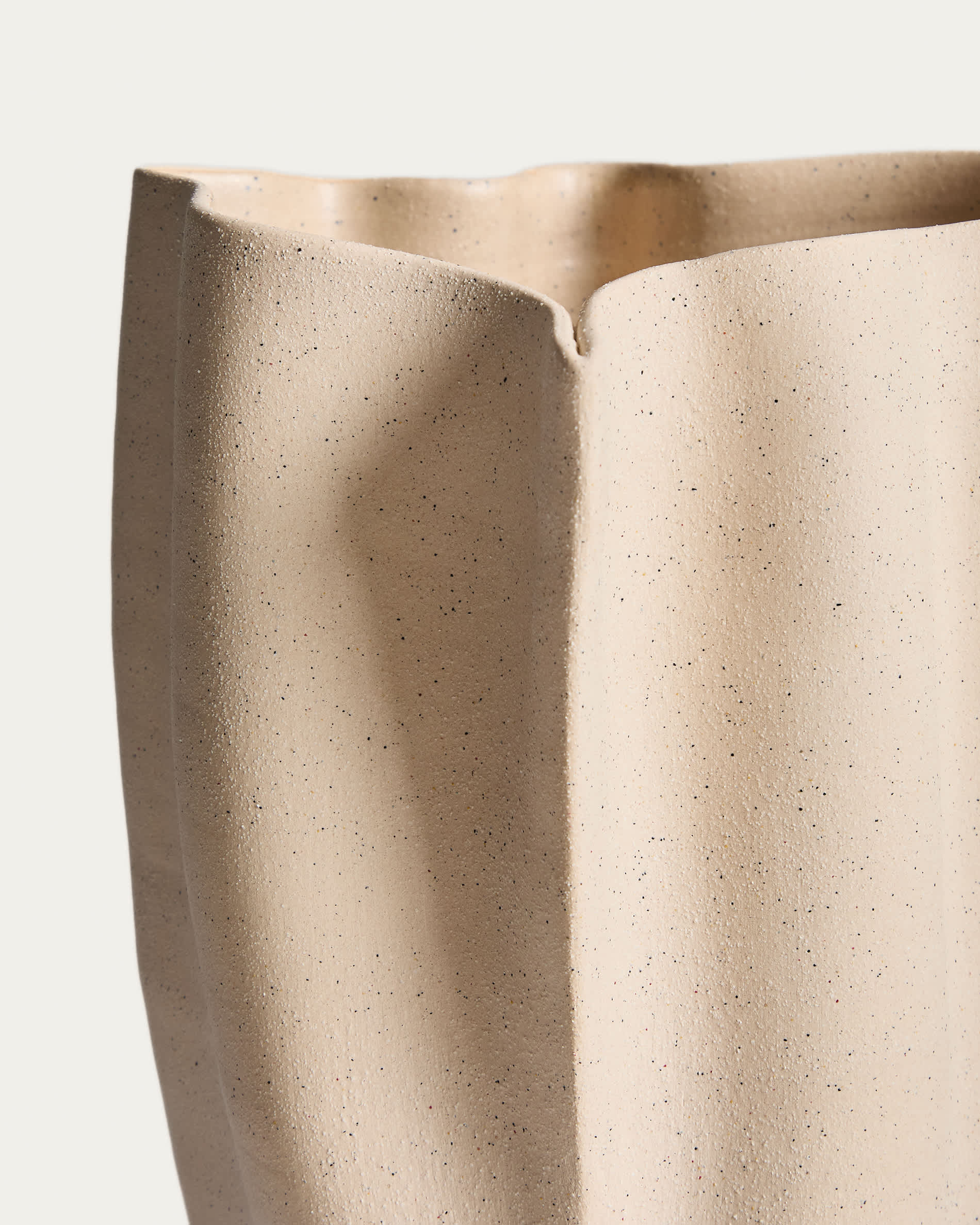 Nilea vase in beige ceramic 44cm
