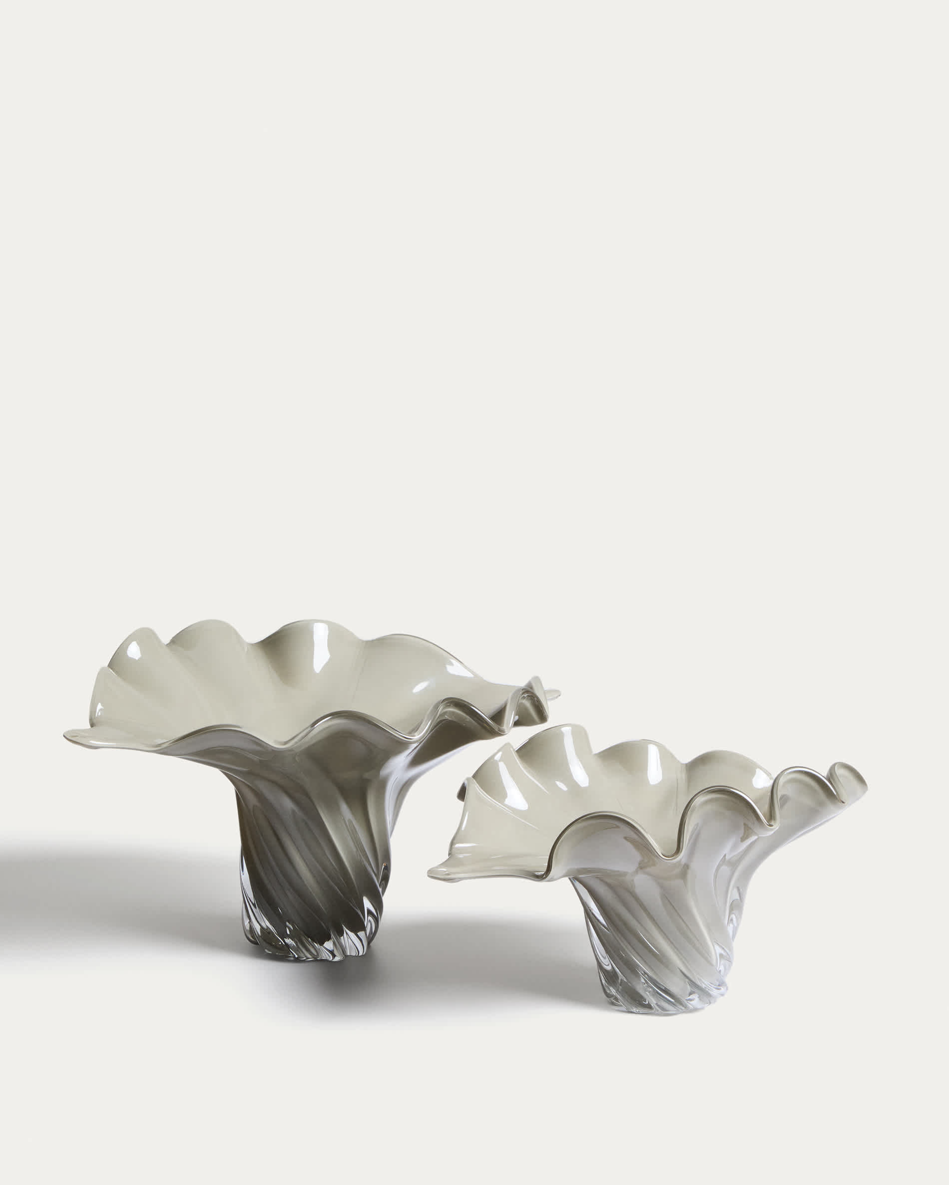 Lurea centrepiece in greyish green glass 56 x 36.5cm