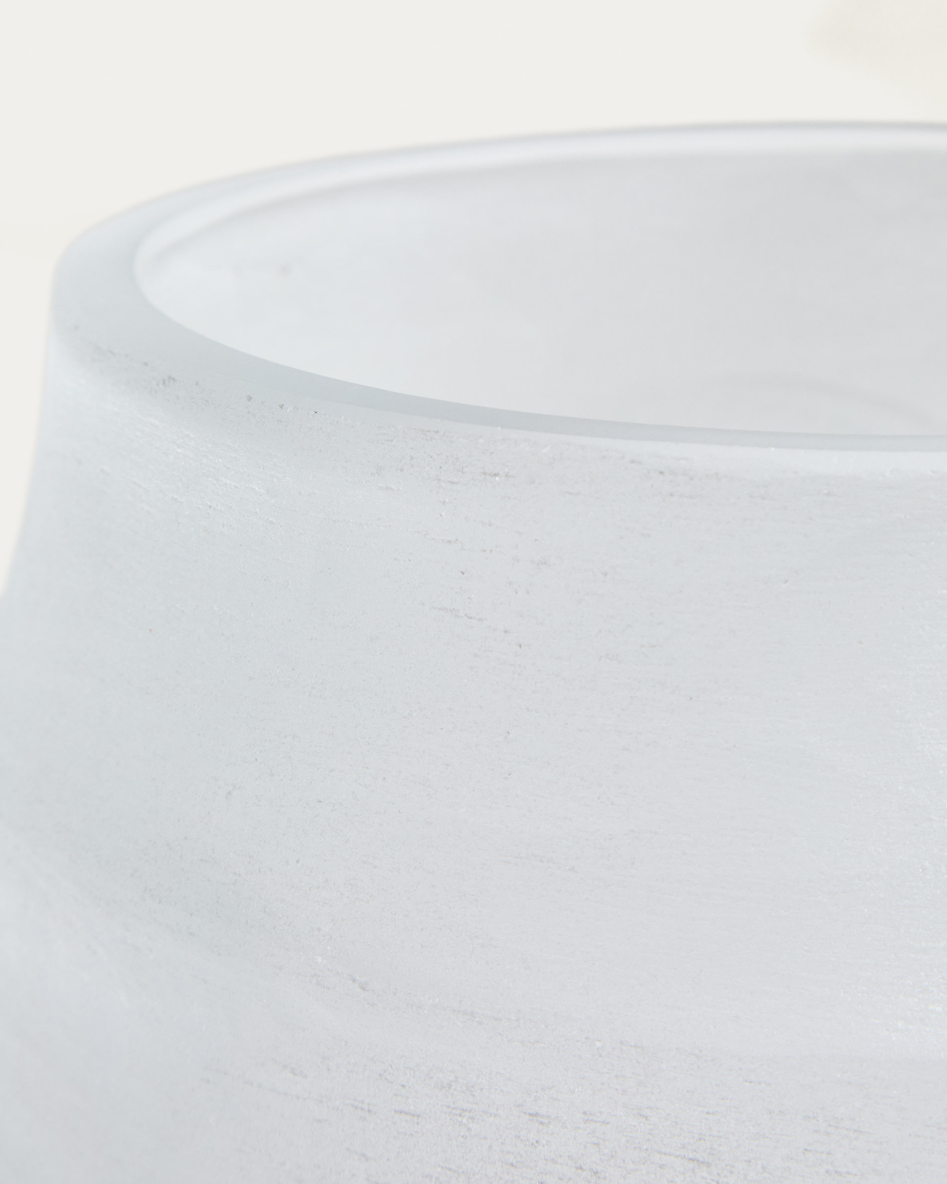 Neluo vase in opaque white glass 49cm