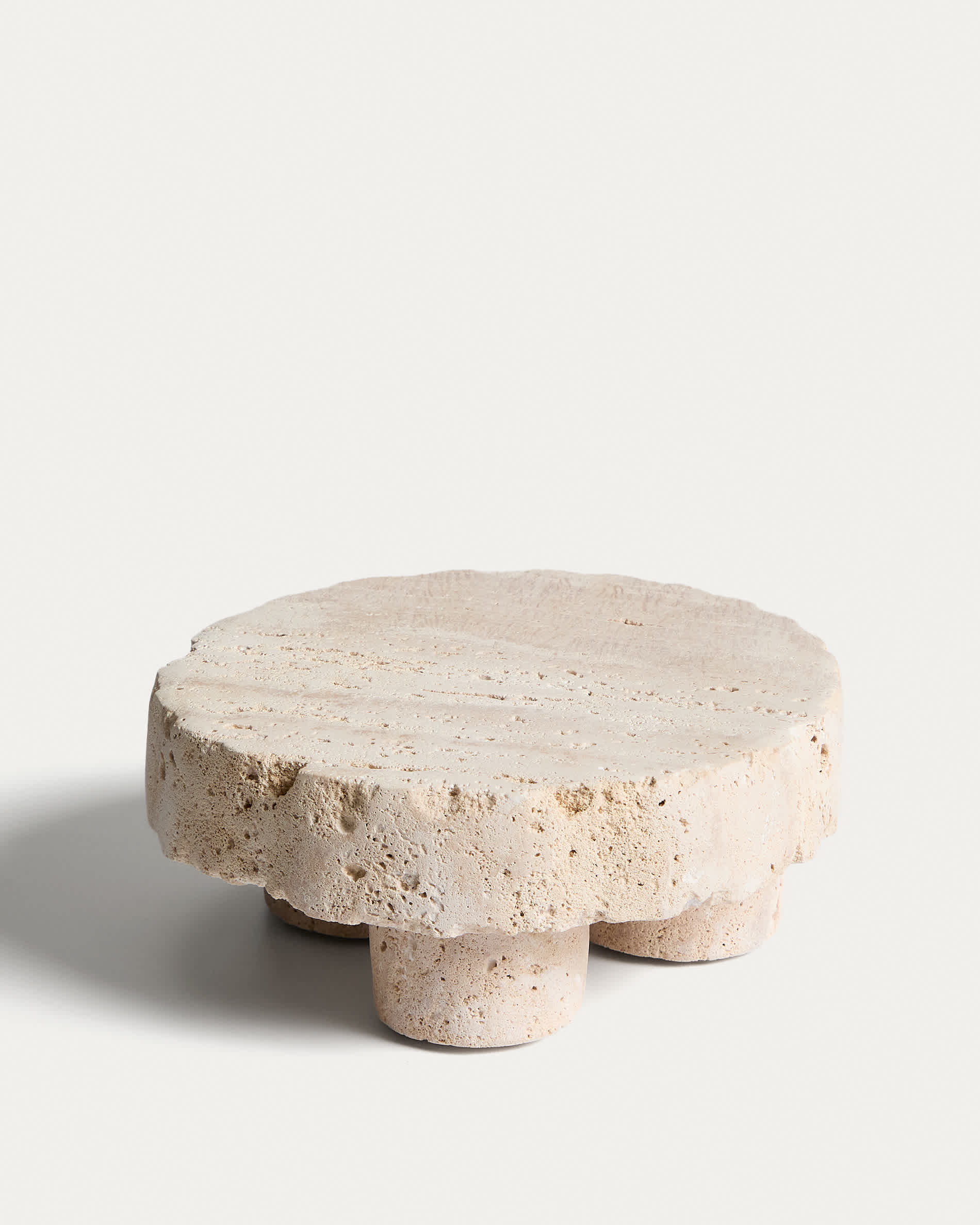 Zuno travertine centrepiece with raw finish Ø 20 cm