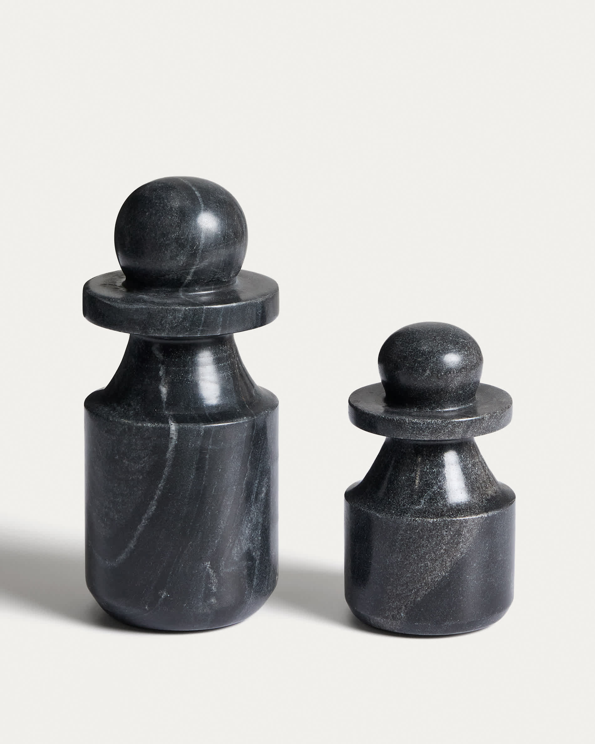 Elvora grey marble sculpture 15 cm