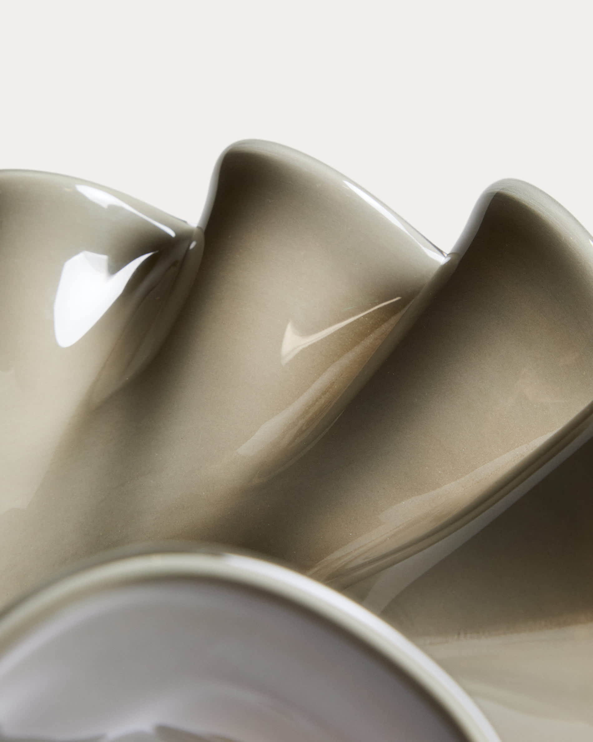 Lurea centrepiece in greyish green glass 57 x 37 cm
