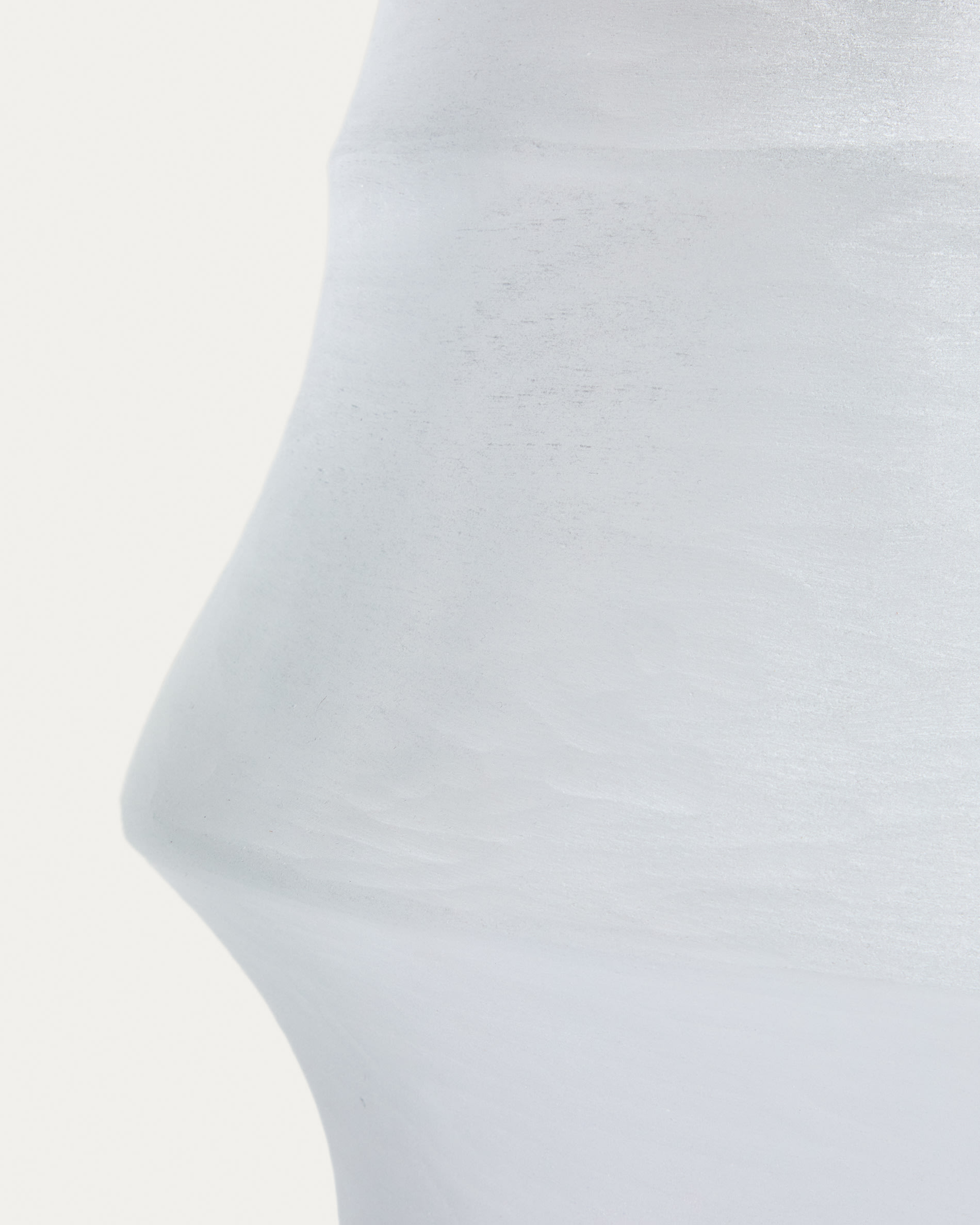 Neluo vase in opaque white glass 49cm