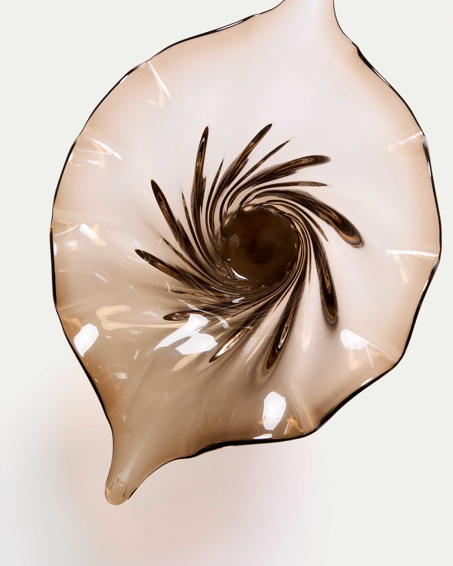 Lurea centrepiece in dark brown glass 57 x 37 cm