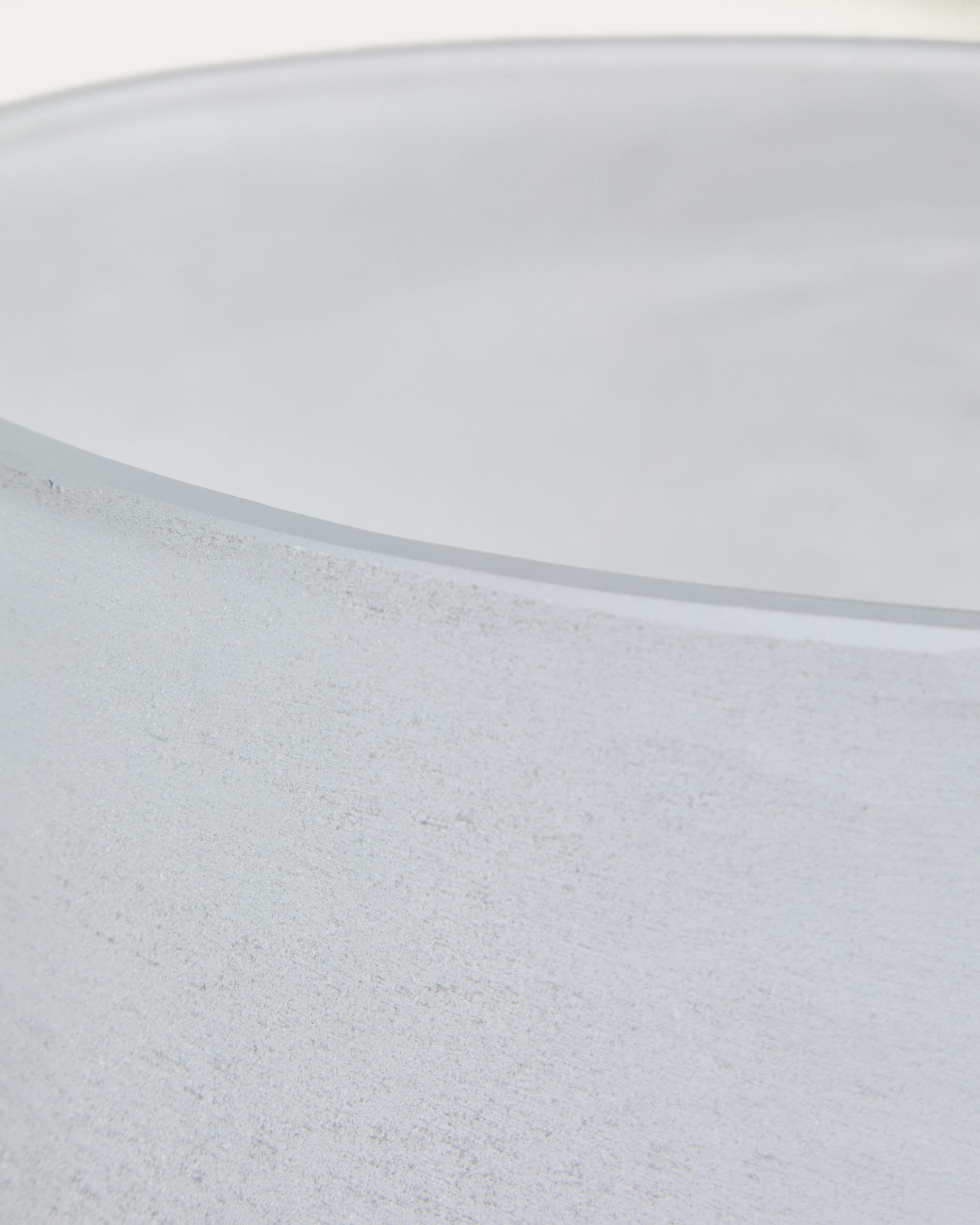Neluo vase in opaque white glass 31.5cm
