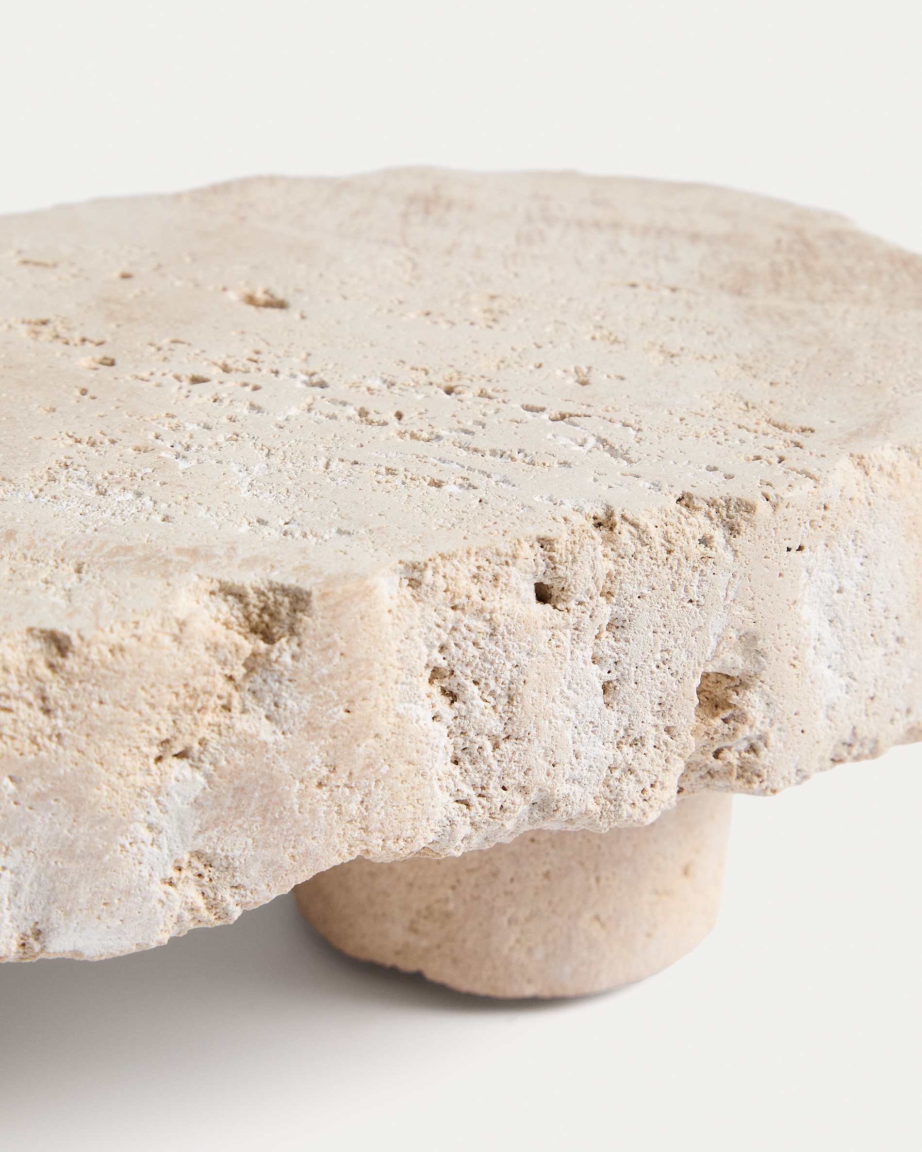 Zuno travertine centrepiece with raw finish 23 x 13 cm