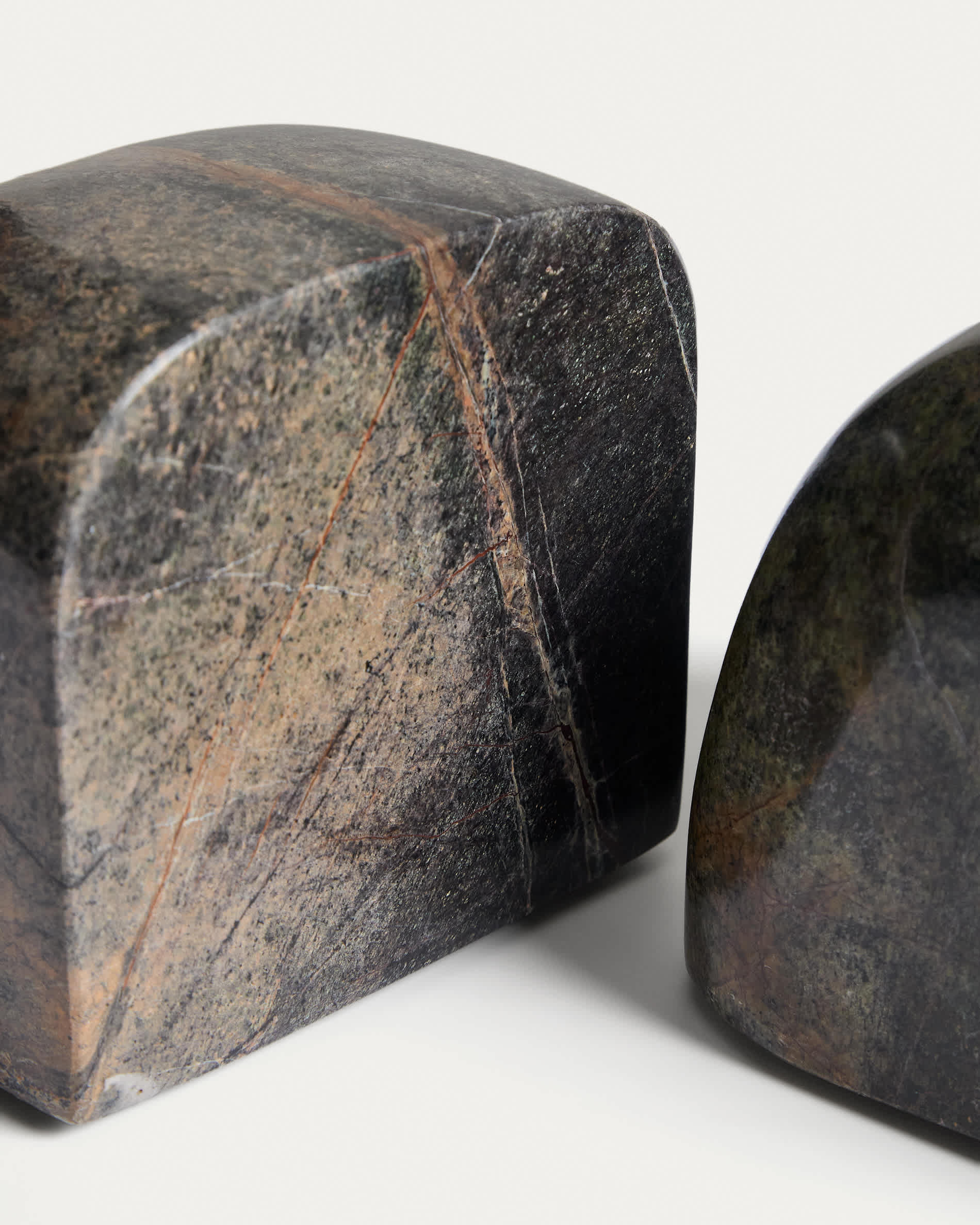 Benine dark green marble bookends