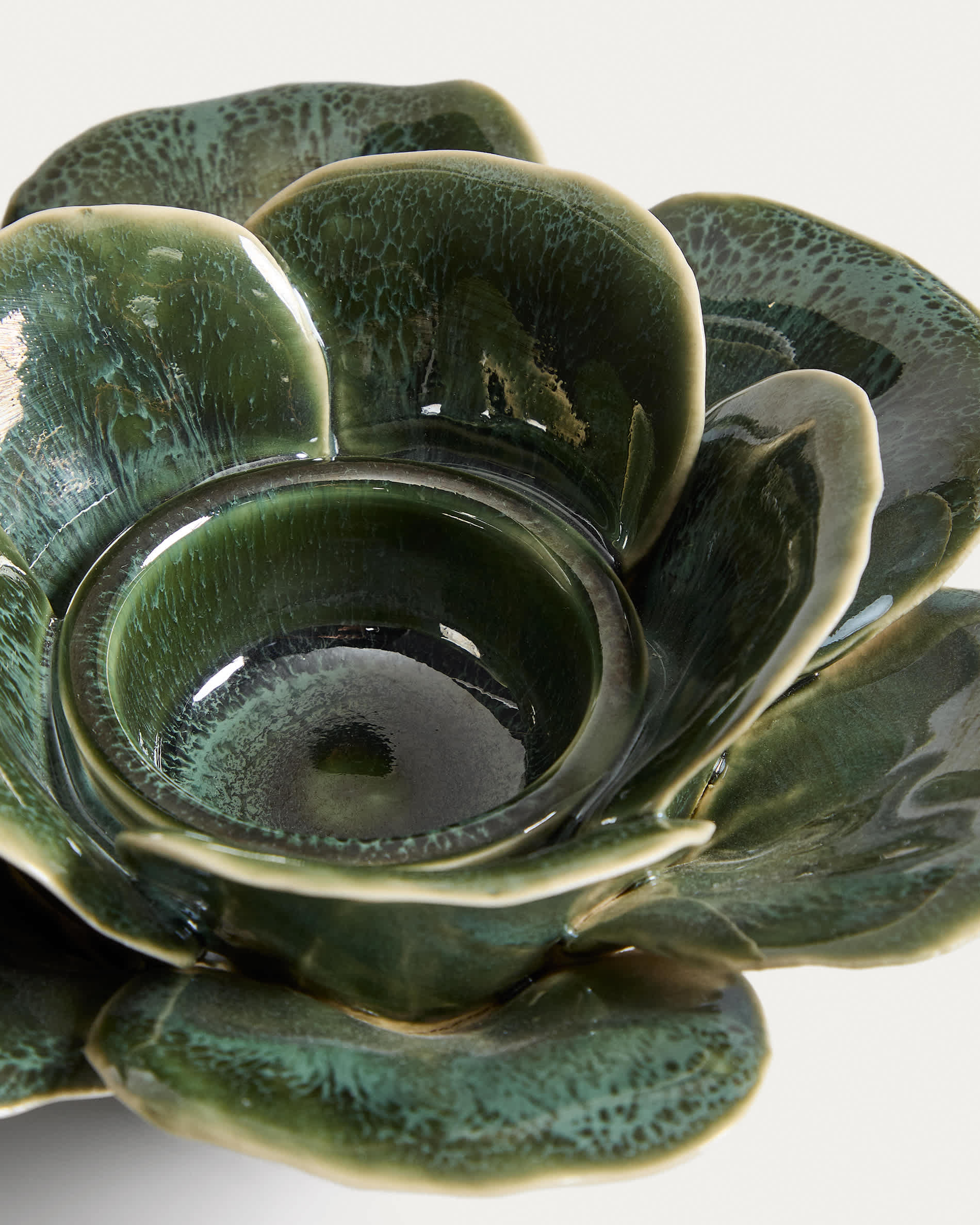 Ederia candle holder in olive green ceramic Ø20cm
