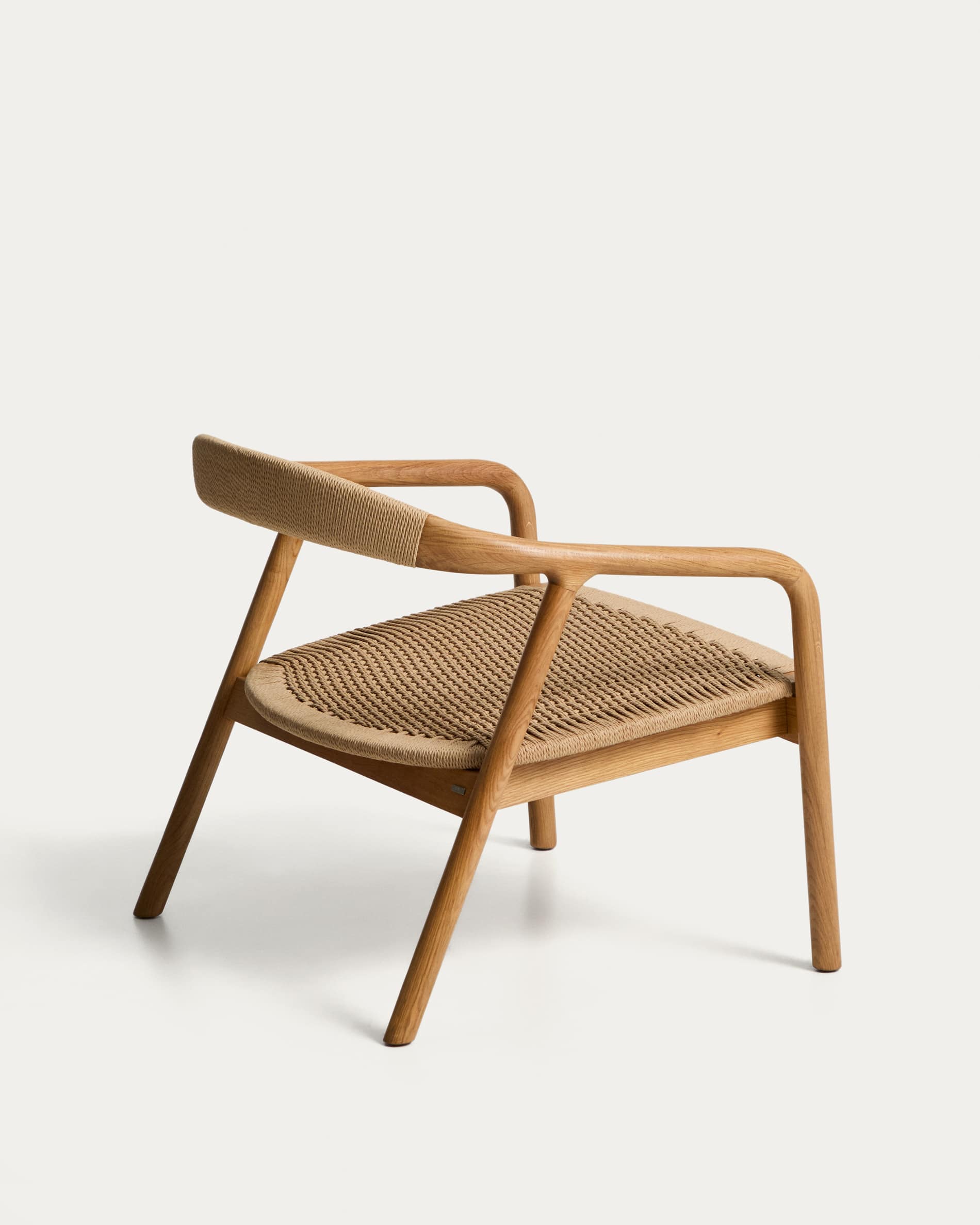 Derile armchair in solid oak wood with natural-tone finish and beige paper rope cord FSC Mix Credit