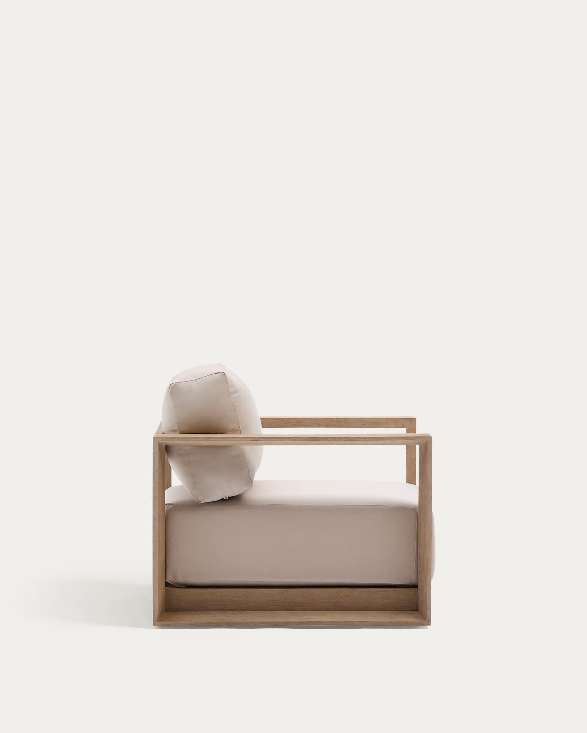 Ambra armchair in solid acacia wood with light finish FSC 100%