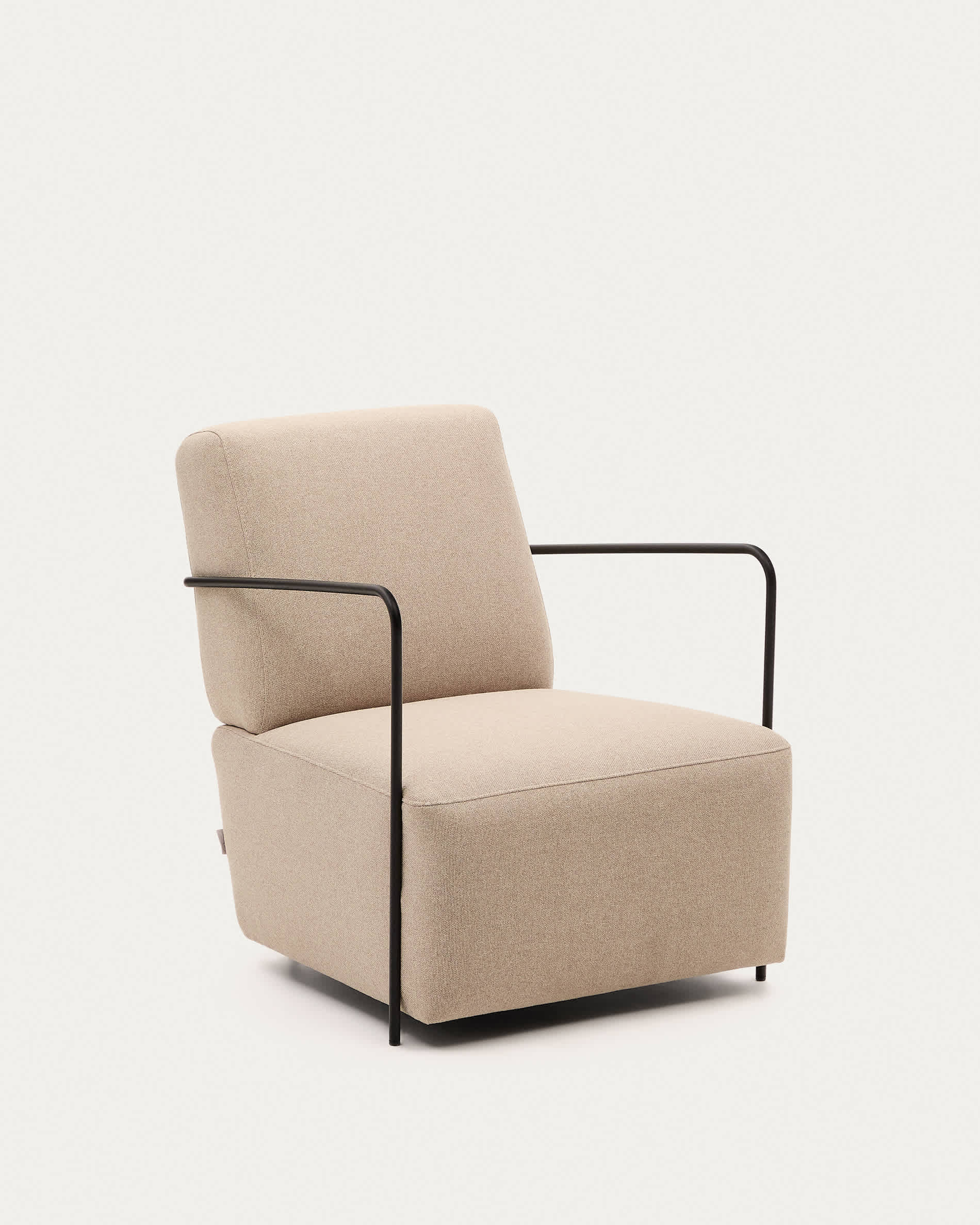 Gamer beige armchair with metal in a matte black painted finish