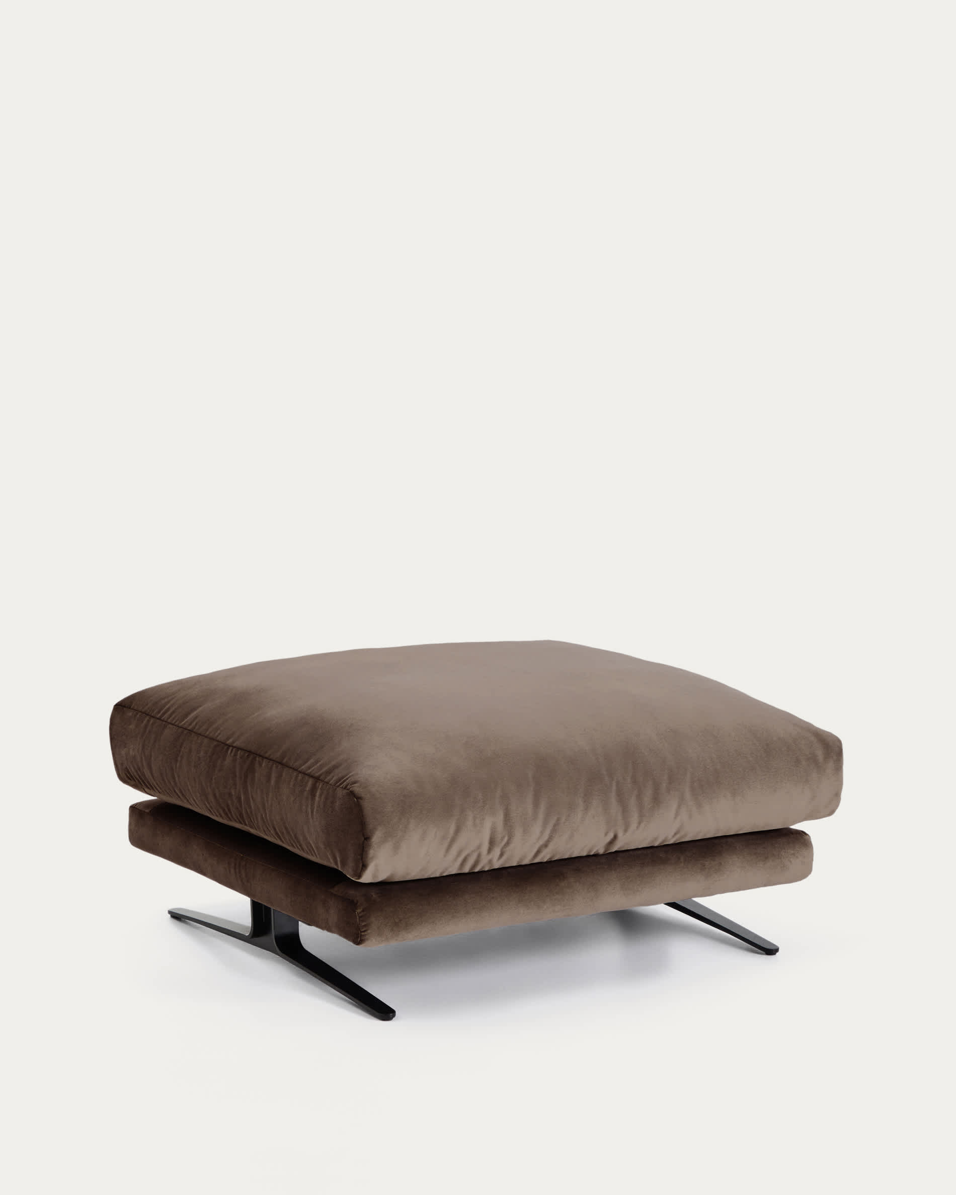 Veliro footrest in chocolate brown velvet with steel legs with black finish 85 x 90 cm FSC Mix Credit