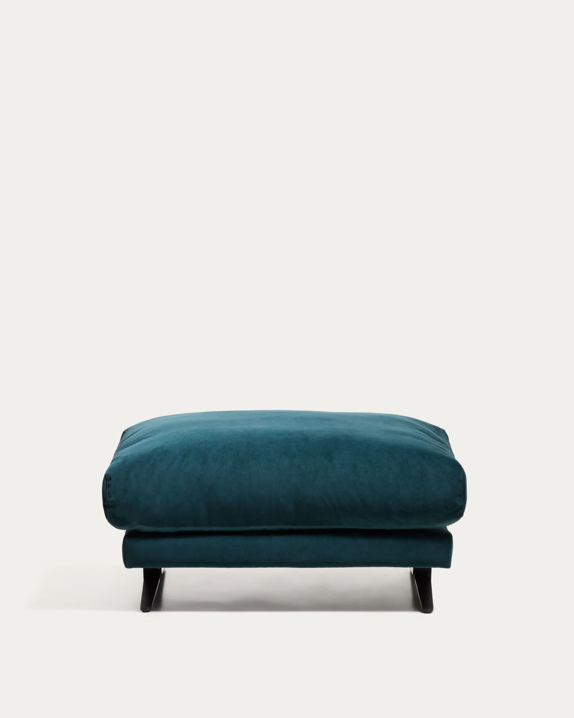 Veliro fire-retardant footrest in deep turquoise velvet with steel legs with black finish 85 x 90cm FSC Mix Credit