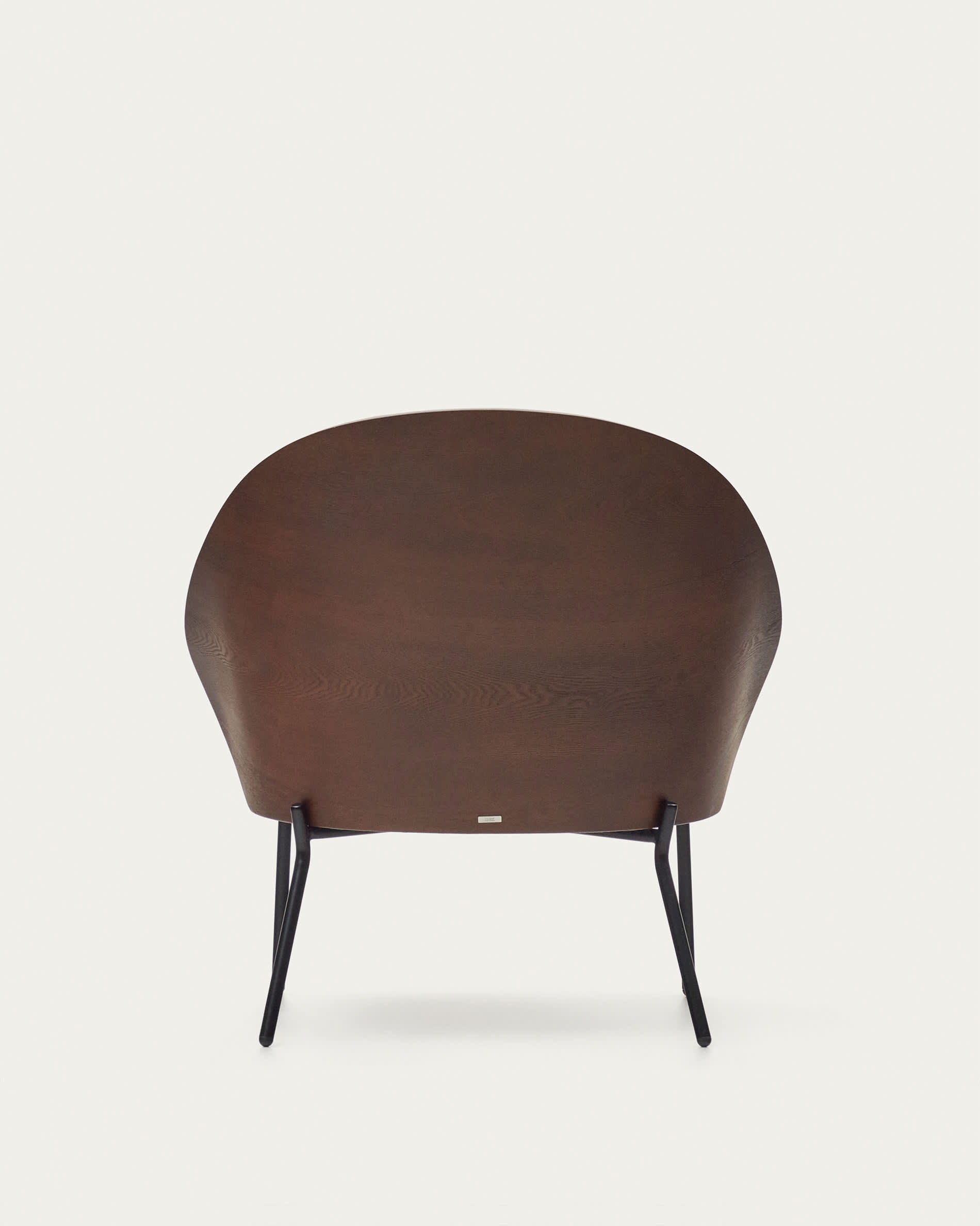 Eamy light brown armchair in an ash wood veneer with a walnut finish and black metal