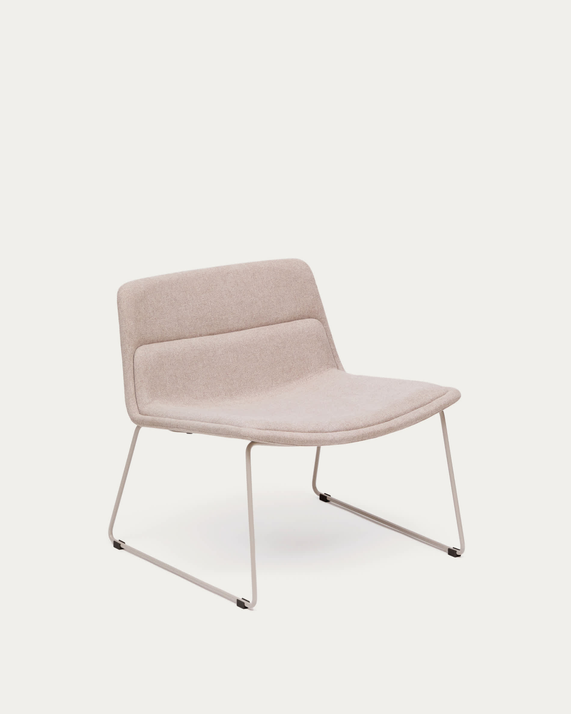Zahara beige armchair and steel in a beige finish, 100% FSC