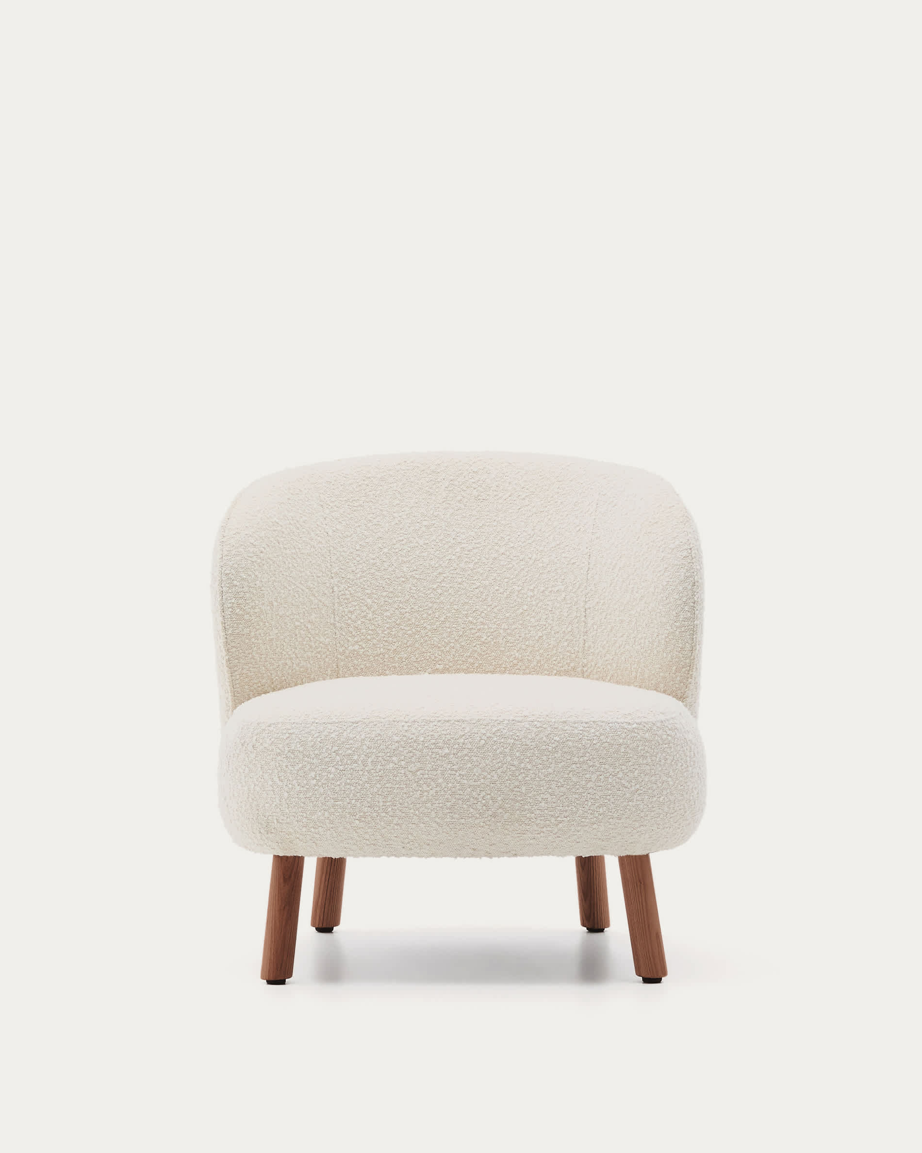 Ulit armchair in white bouclé with solid ash wood legs in a walnut finish
