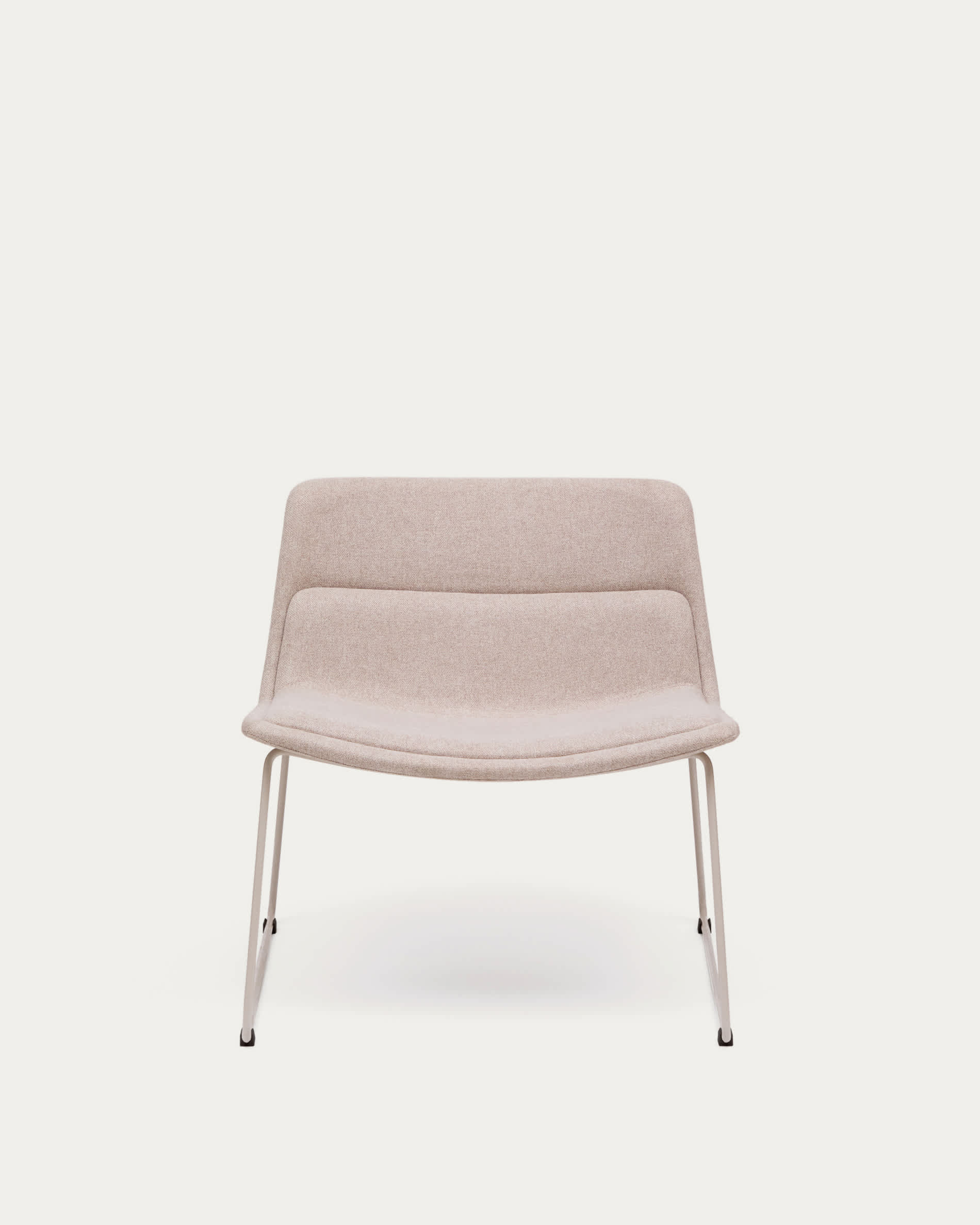 Zahara beige armchair and steel in a beige finish, 100% FSC