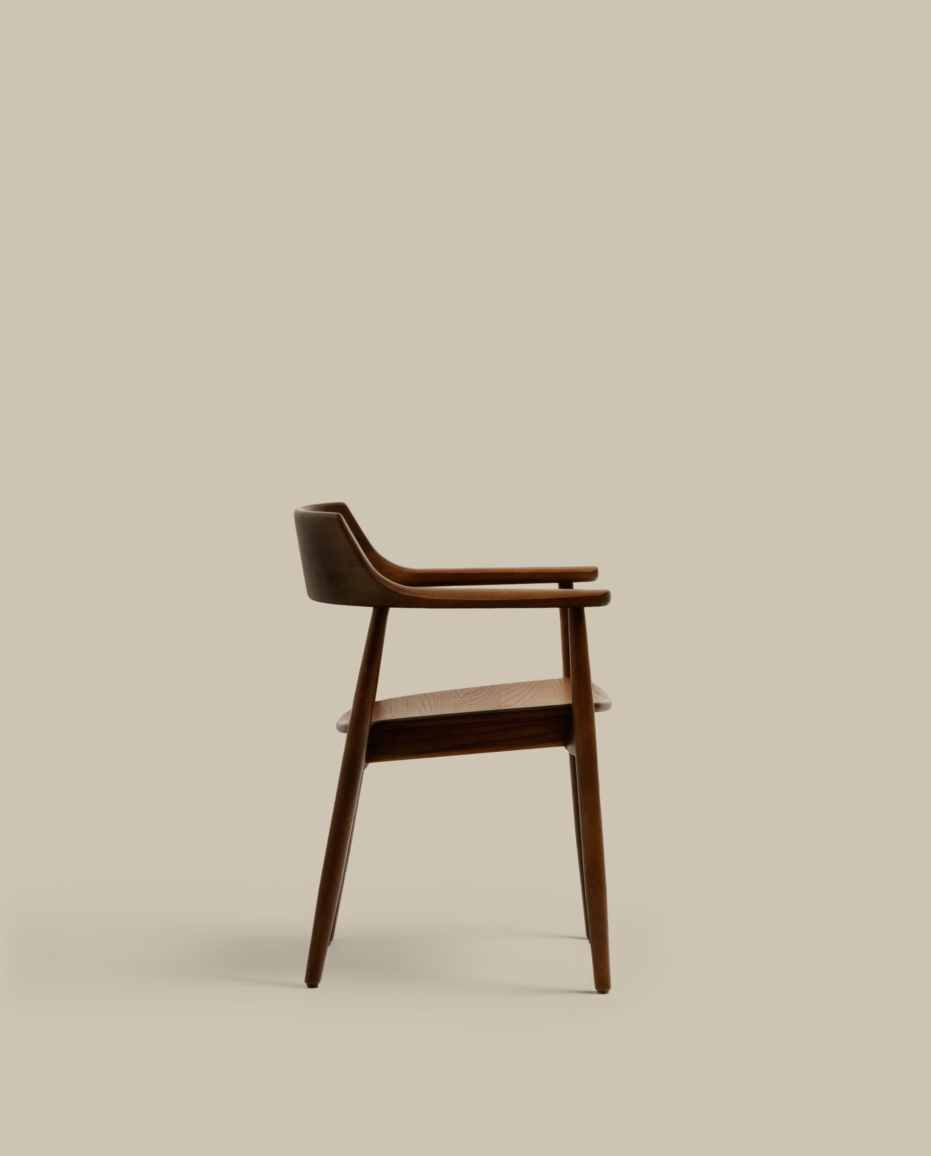 Fondes chair in solid oak wood with walnut finish FSC Mix Credit