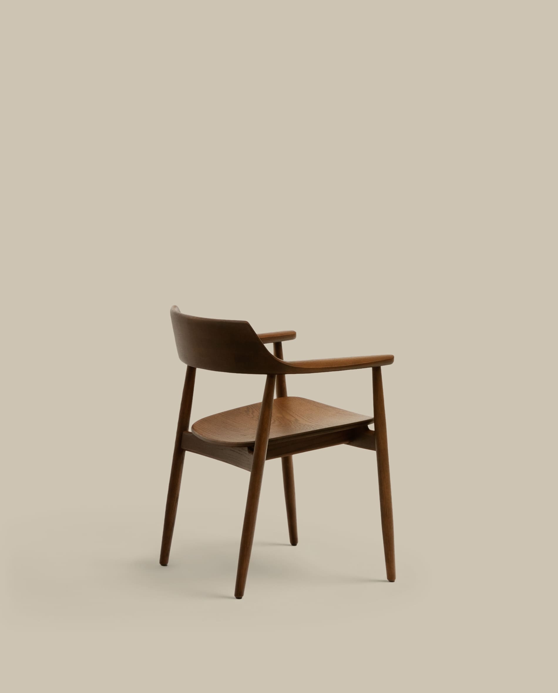 Fondes chair in solid oak wood with walnut finish FSC Mix Credit