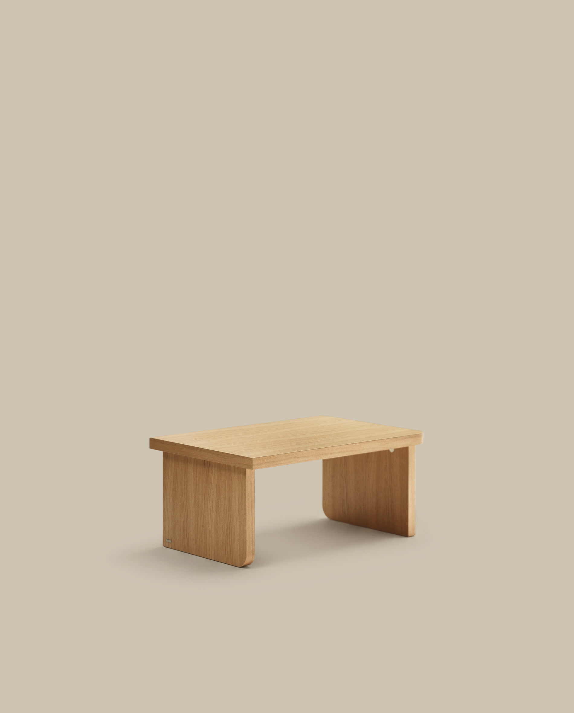 Oaq coffee table in oak wood veneer with natural finish, 89 x 62 cm FSC Mix Credit