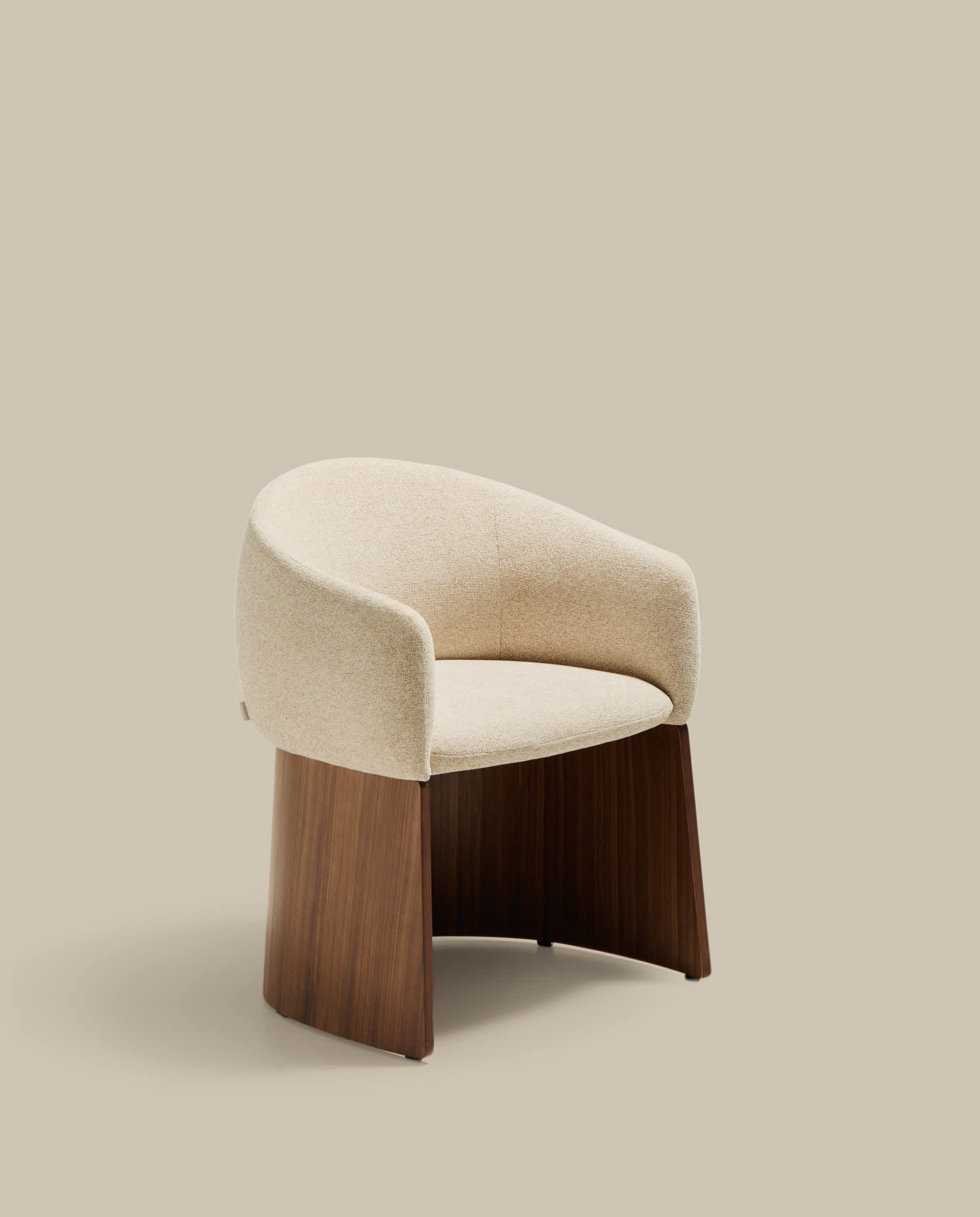 Bosca chair in beige chenille and walnut veneer FSC 100%