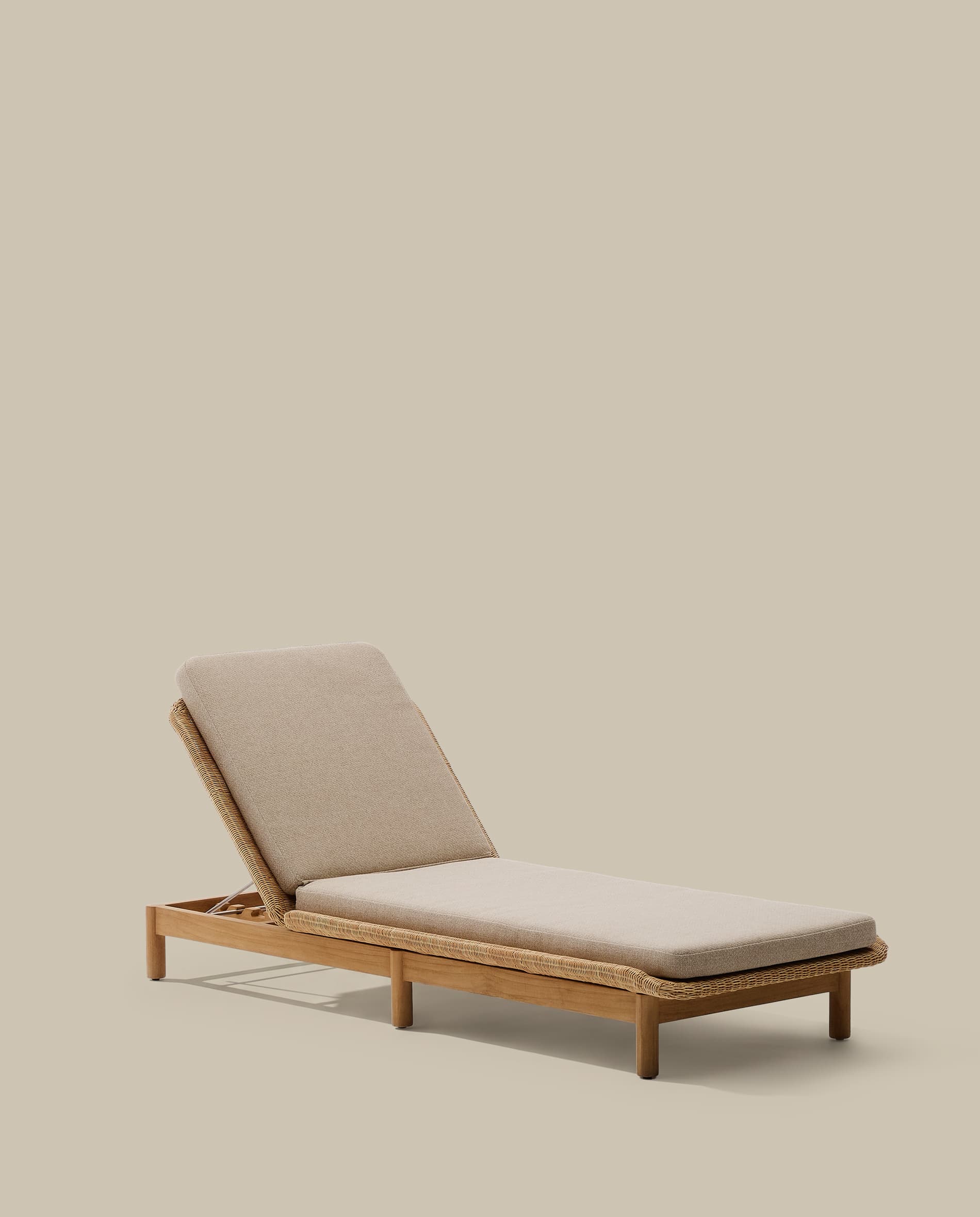 Galea sun lounger in FSC 100% solid teak wood and synthetic rattan