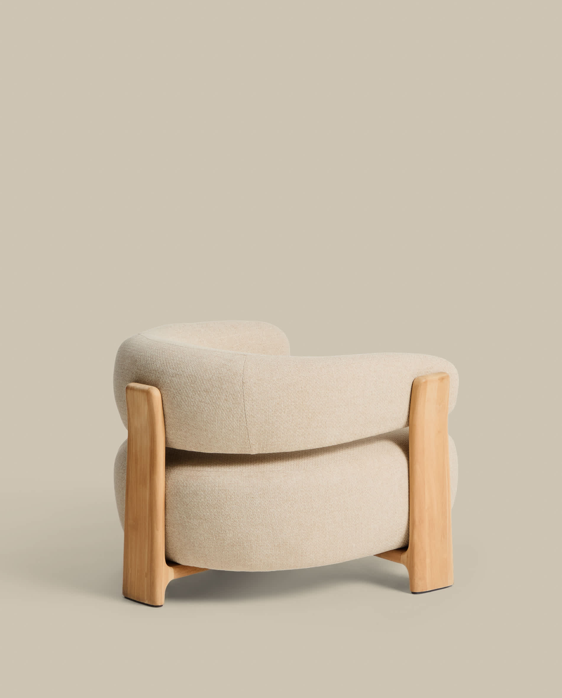 Granite outdoor armchair in beige with legs in FSC 100% solid teak wood in a natural finish