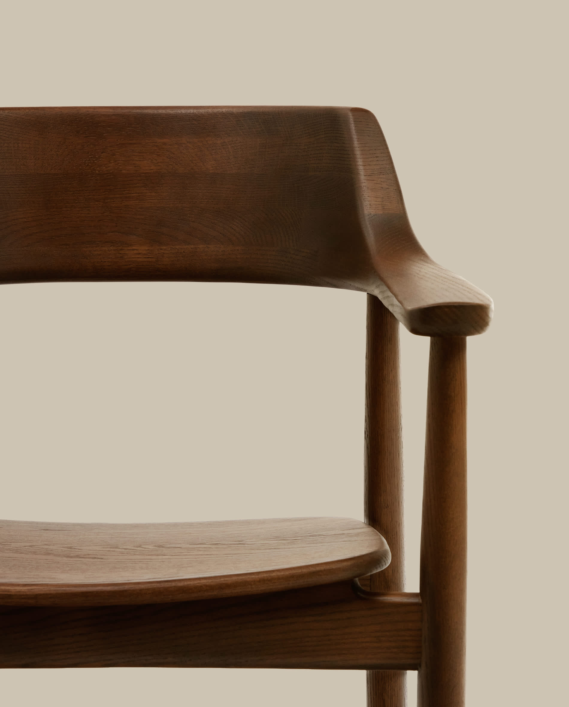 Fondes chair in solid oak wood with walnut finish FSC Mix Credit