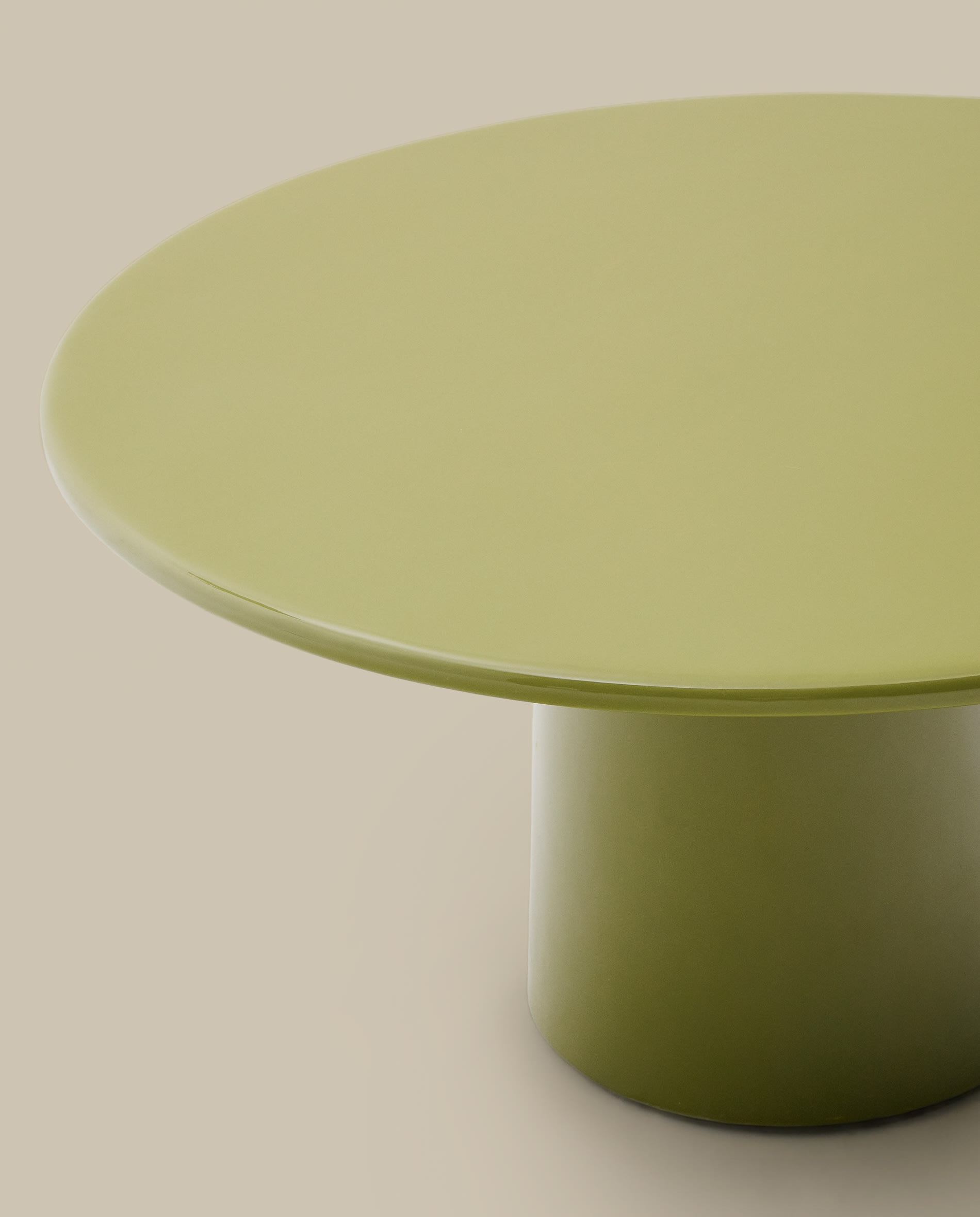 Albanella coffee table in cement with glossy green finish Ø85cm