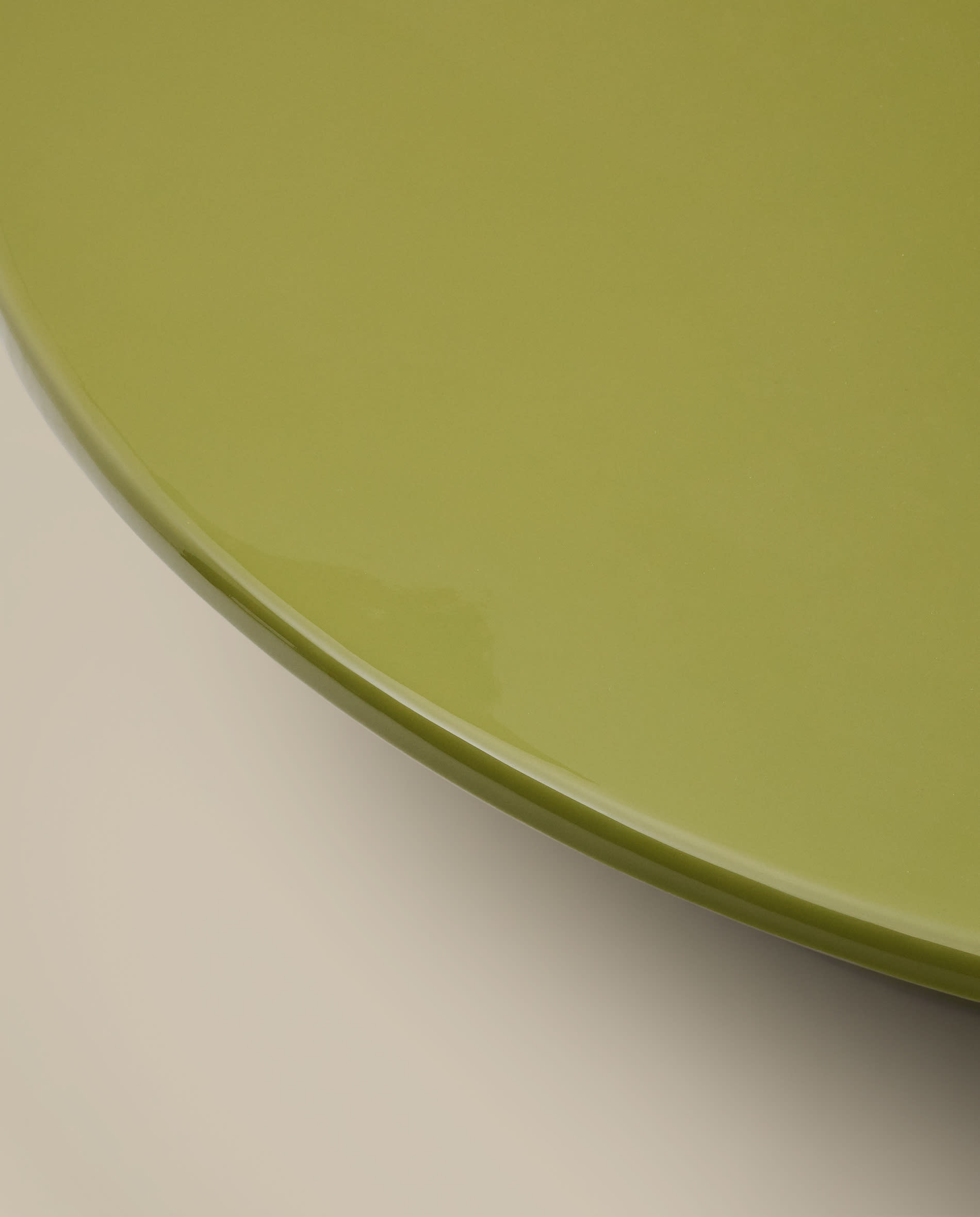 Albanella coffee table in cement with glossy green finish Ø110cm