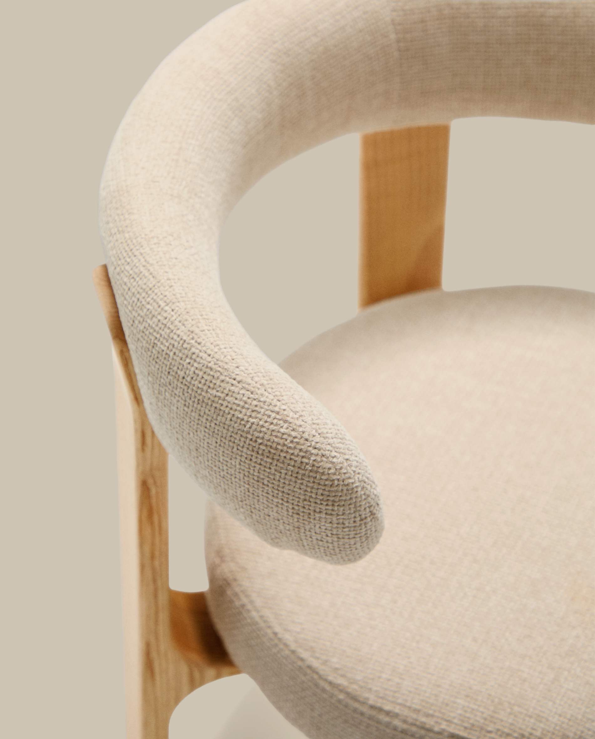 Granite chair in beige chenille and with solid ash wood in a natural tone finish FSC 100%