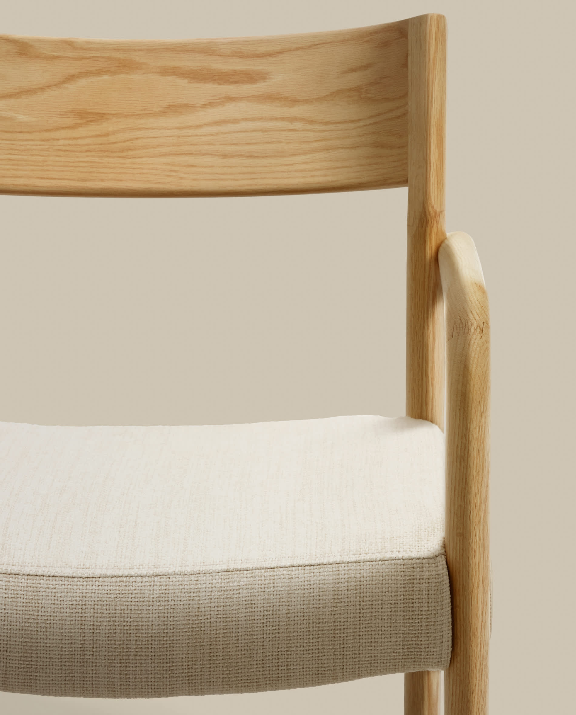 Falconera chair with a removable cover in solid oak wood with natural finish FSC Mix Credit