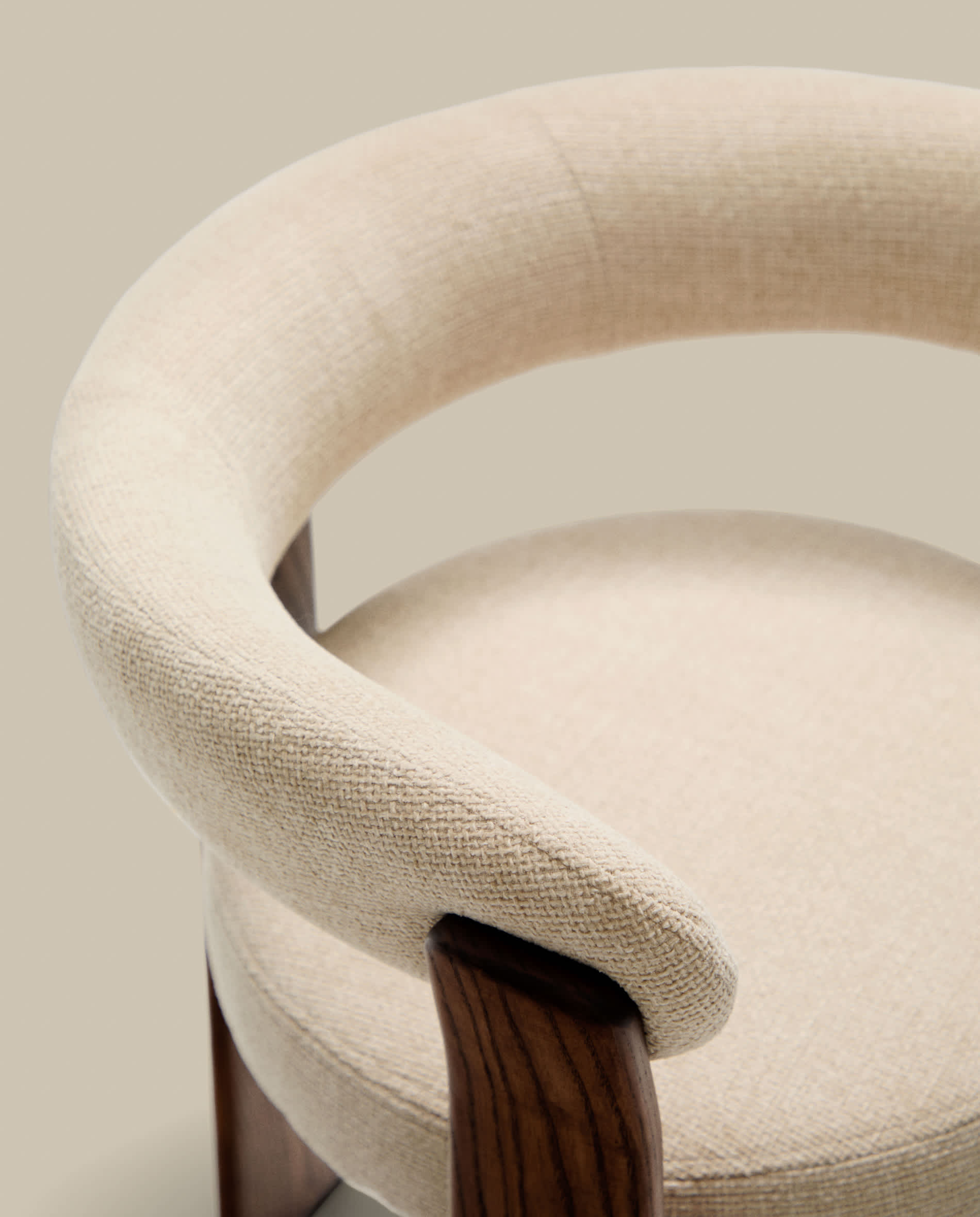 Granite 3-legged chair in beige chenille and with solid ash wood in a walnut finish FSC 100%