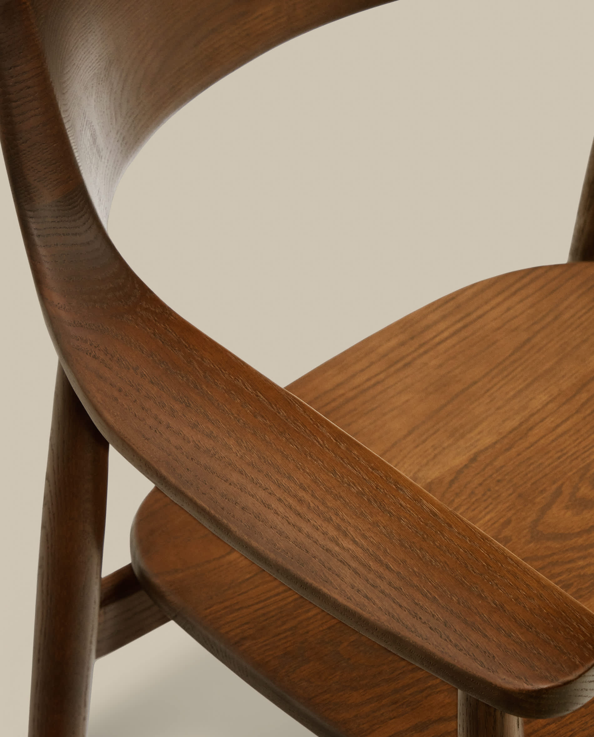 Fondes chair in solid oak wood with walnut finish FSC Mix Credit