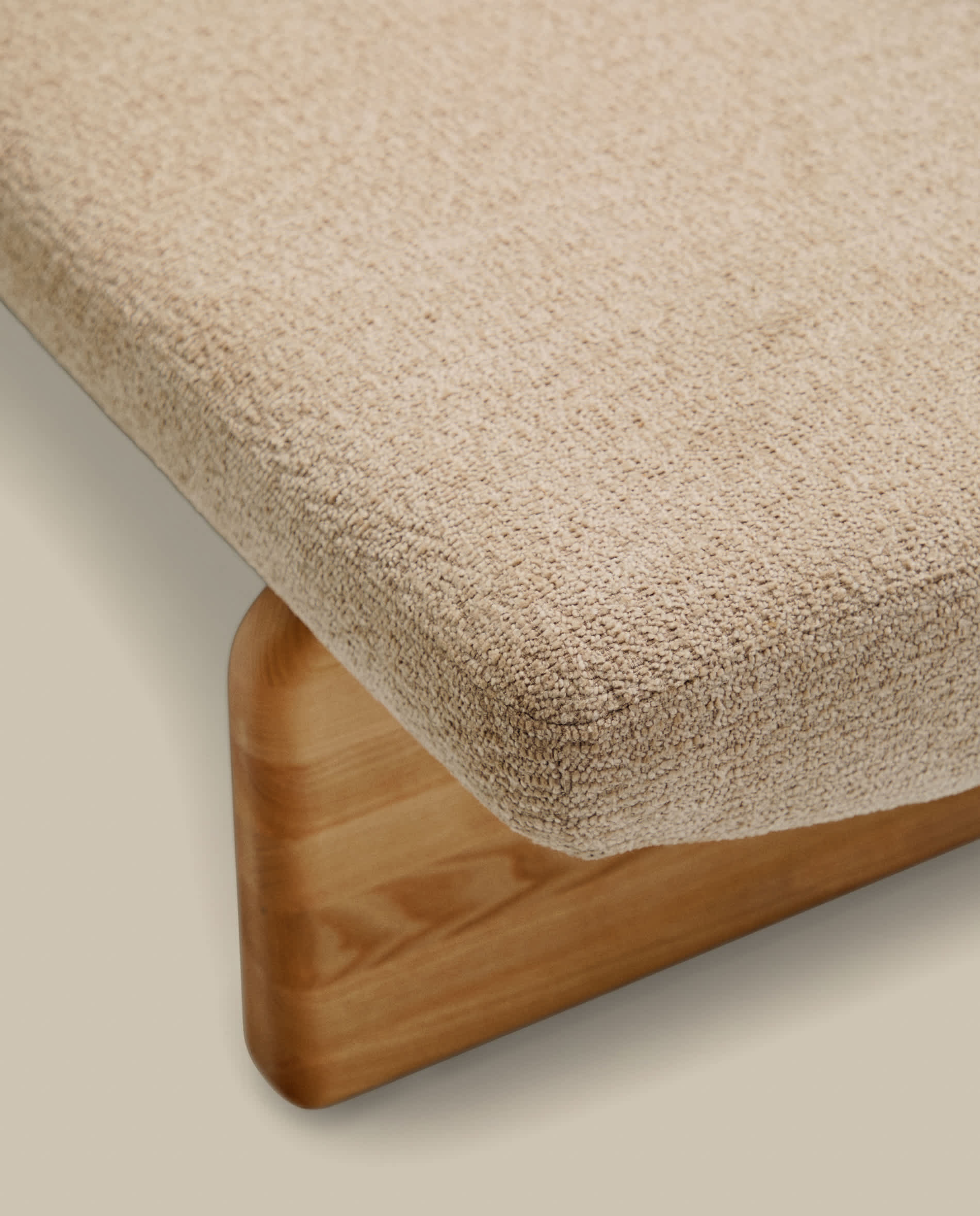 Topaz bench in beige chenille and FSC 100% solid ash wood in a natural finish, 150 cm