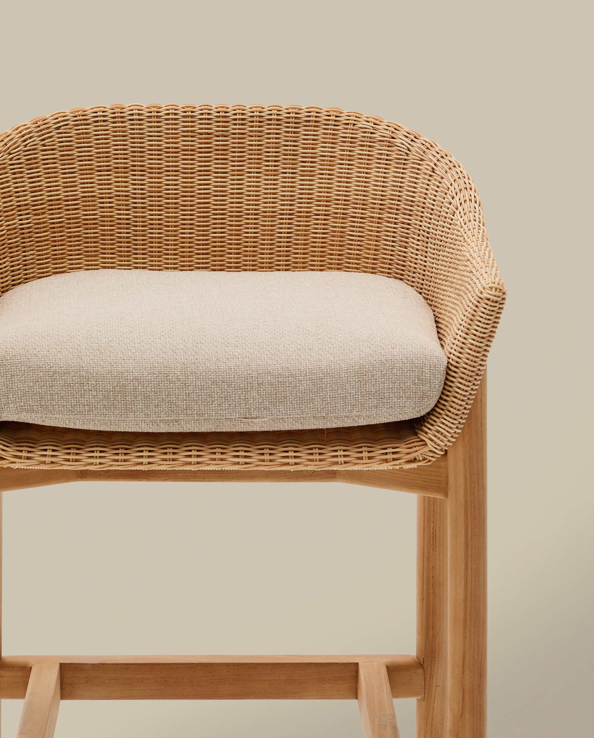 Galea stool in FSC 100% solid teak wood and synthetic rattan 75cm