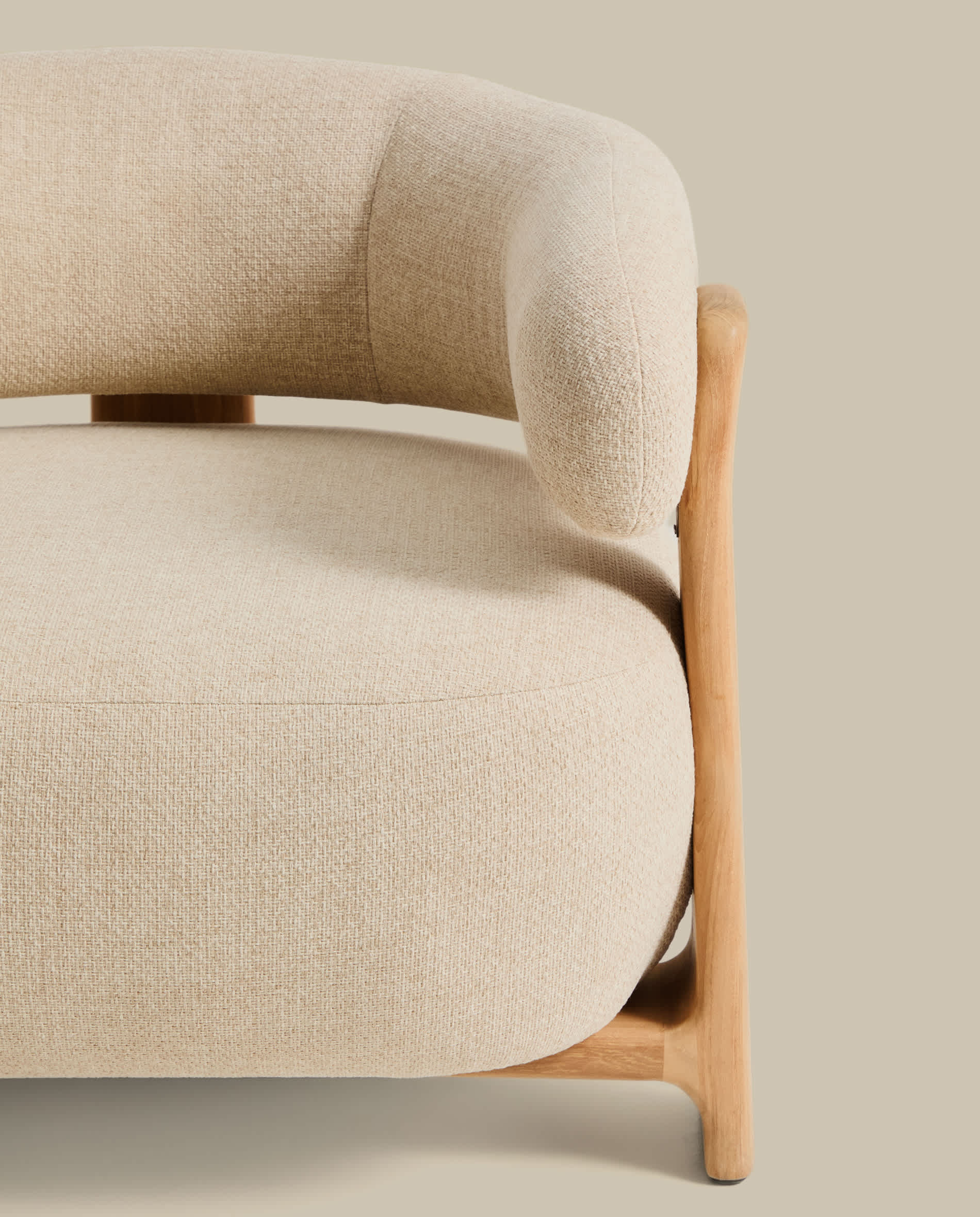 Granite outdoor armchair in beige with legs in FSC 100% solid teak wood in a natural finish