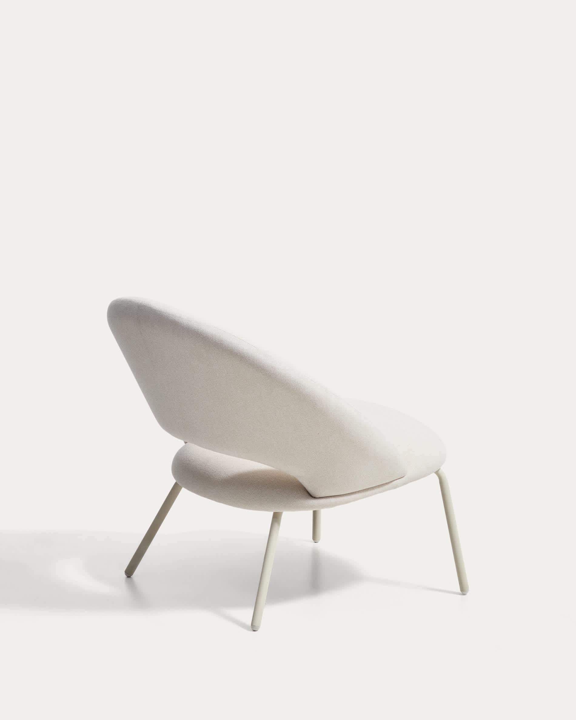 Bonali armchair in beige chenille with beige metal legs FSC Mix Credit