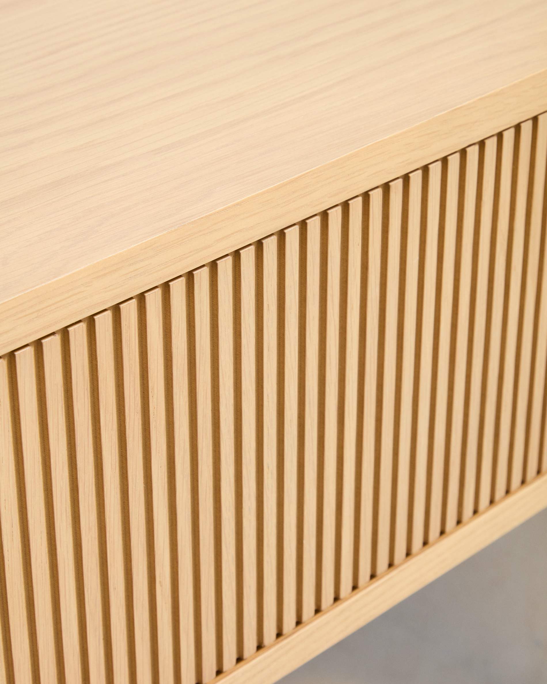 Helvine 5-door, 5-drawer sideboard in oak veneer and tempered glass 242x80cm FSC 100%