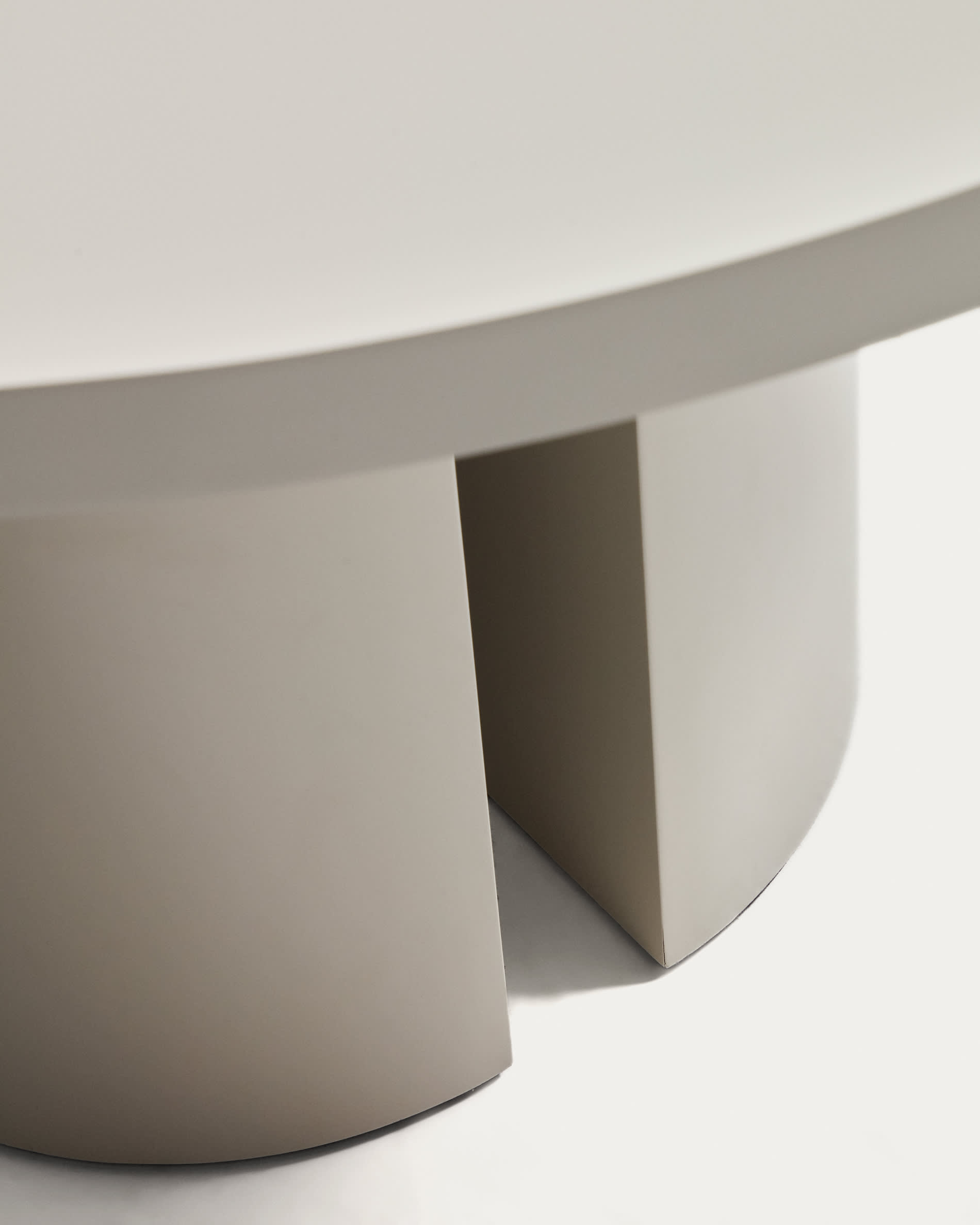 Table ronde Nealy en DM laqué écrue Ø — Kave Home