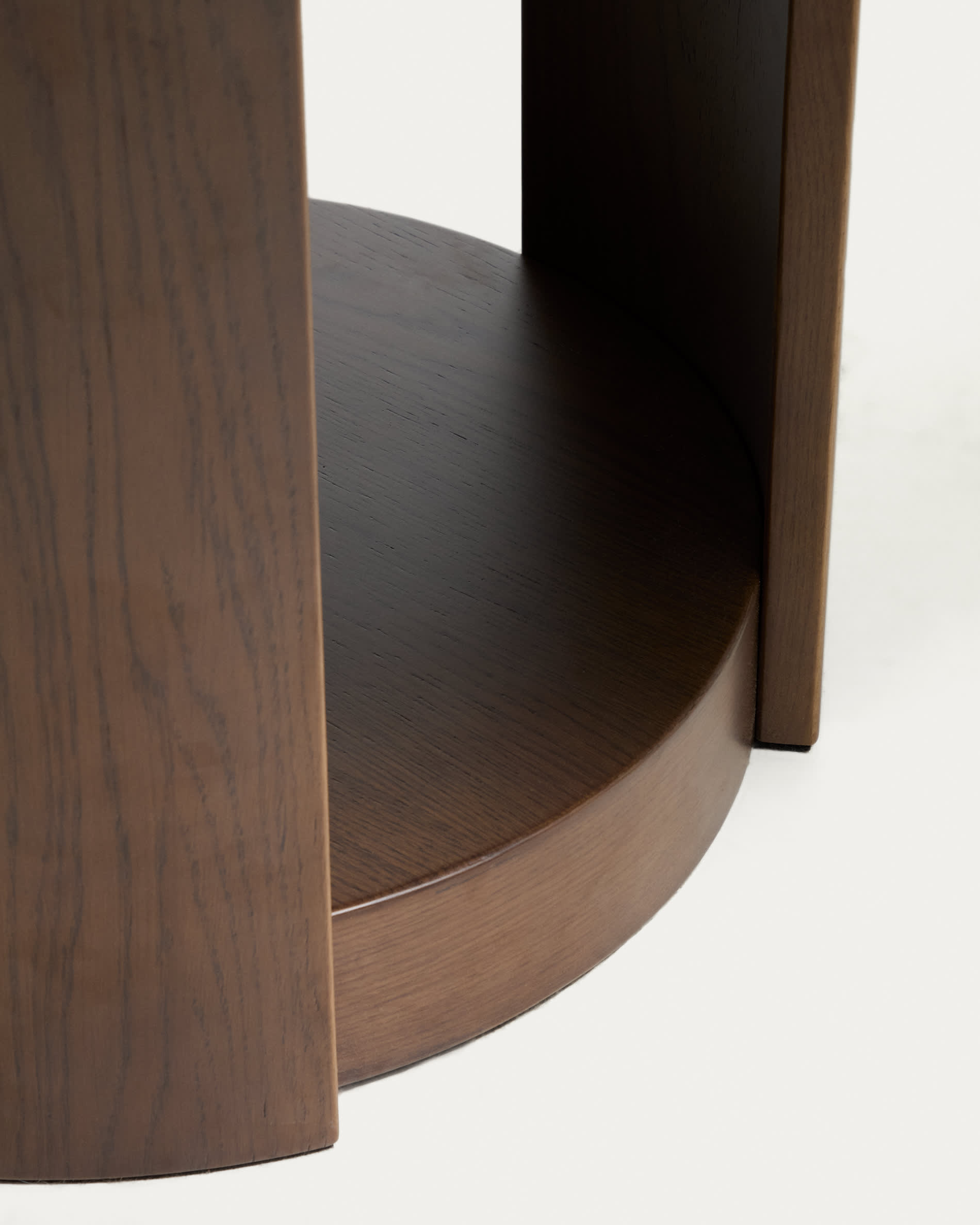 Artis extendable round table in solid wood and oak veneer with a walnut finish, FSC 100%, 120 (170) x 80 cm