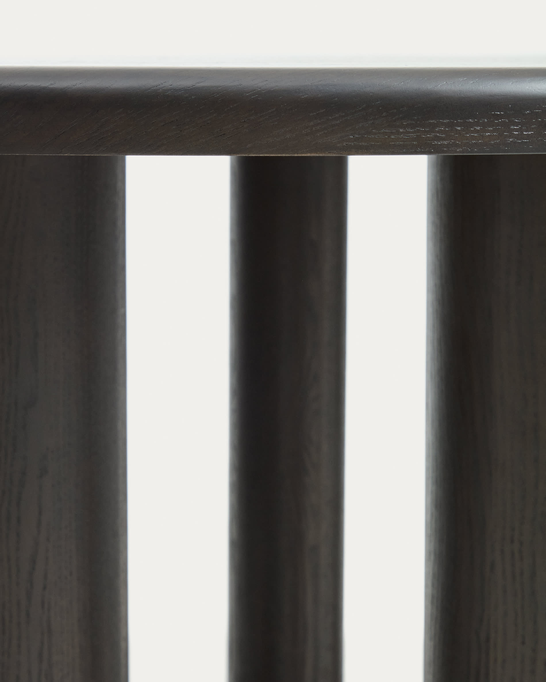 Mailen oval table in ash wood veneer with dark finish, Ø 180 x 105 cm