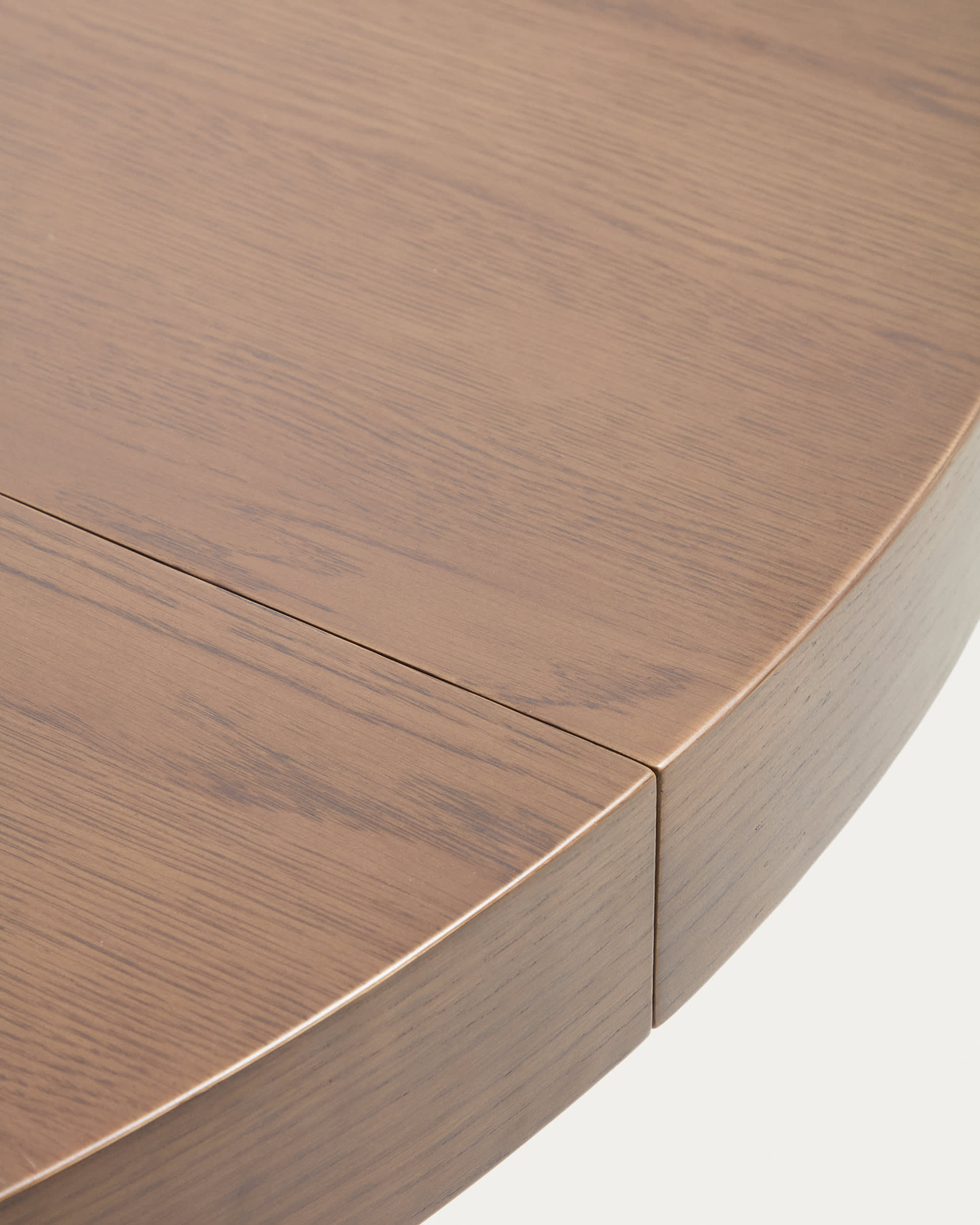 Artis extendable round table in solid wood and oak veneer with a walnut finish, FSC 100%, 150 (200) x 80 cm