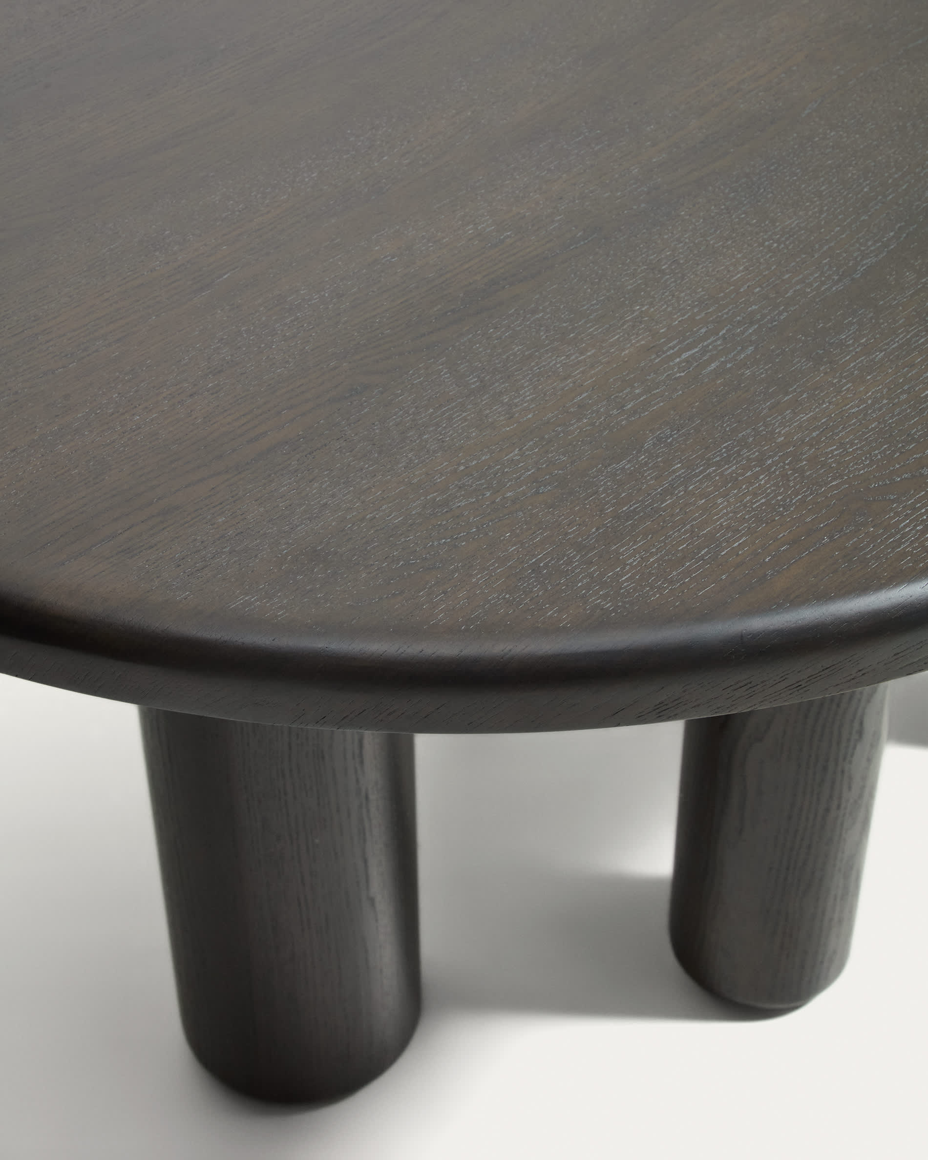 Mailen oval table in ash wood veneer with dark finish, Ø 180 x 105 cm