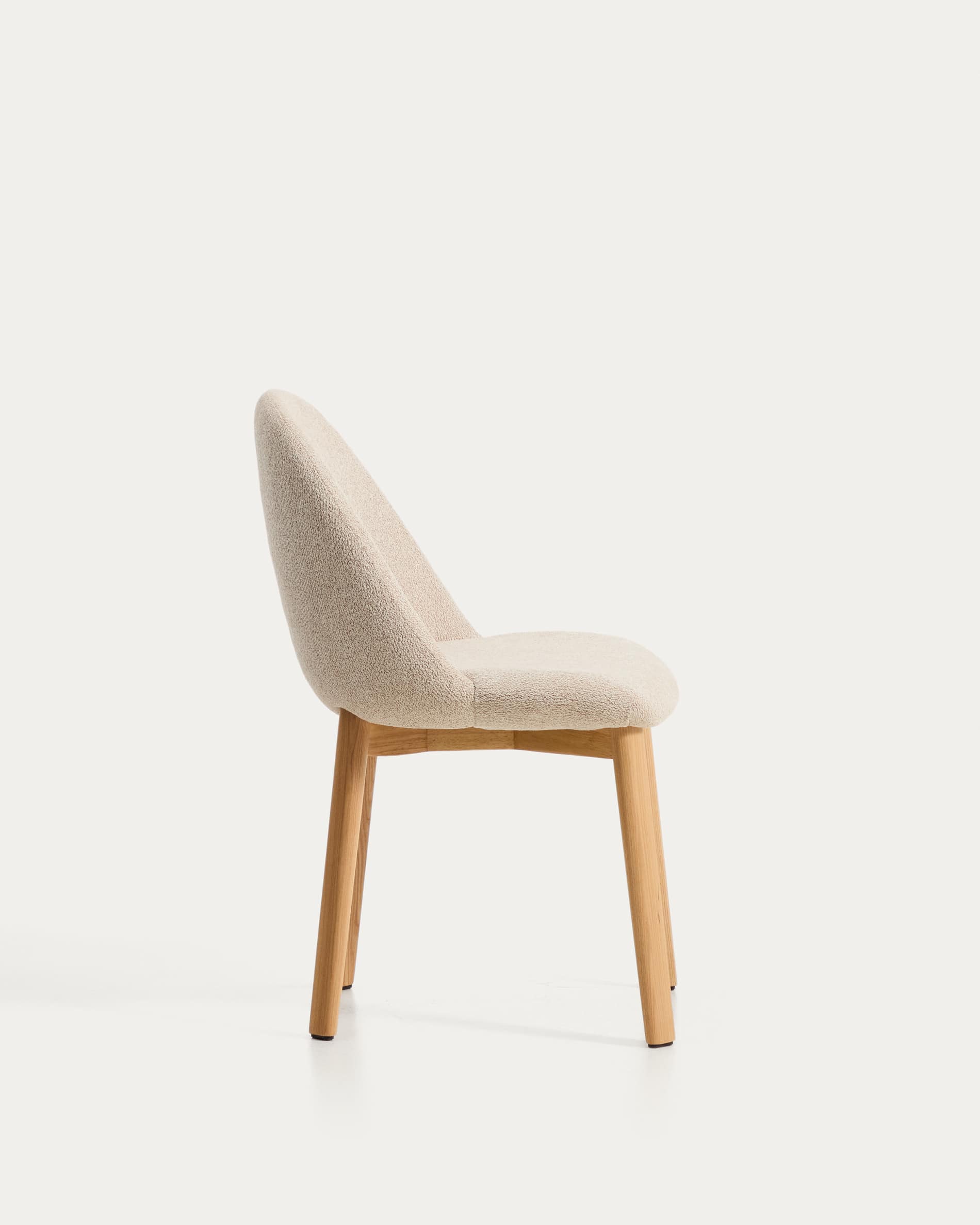 Meila chair in beige chenille with legs in solid ash wood with natural finish