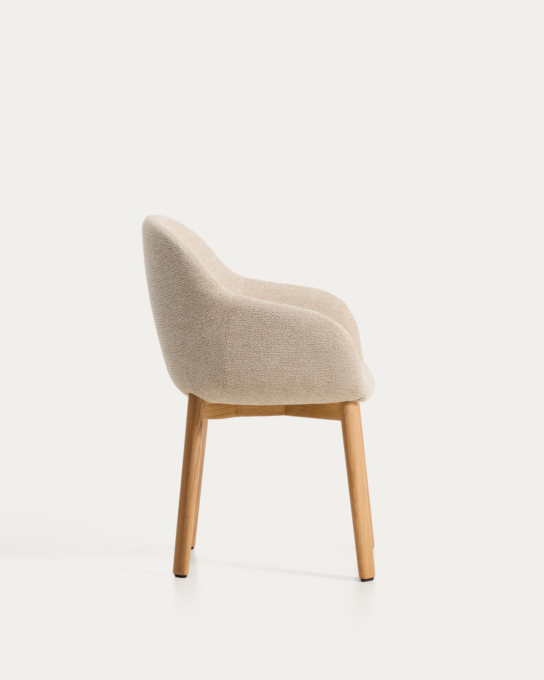 Meila chair with armrests in beige chenille with legs in solid ash wood with natural finish