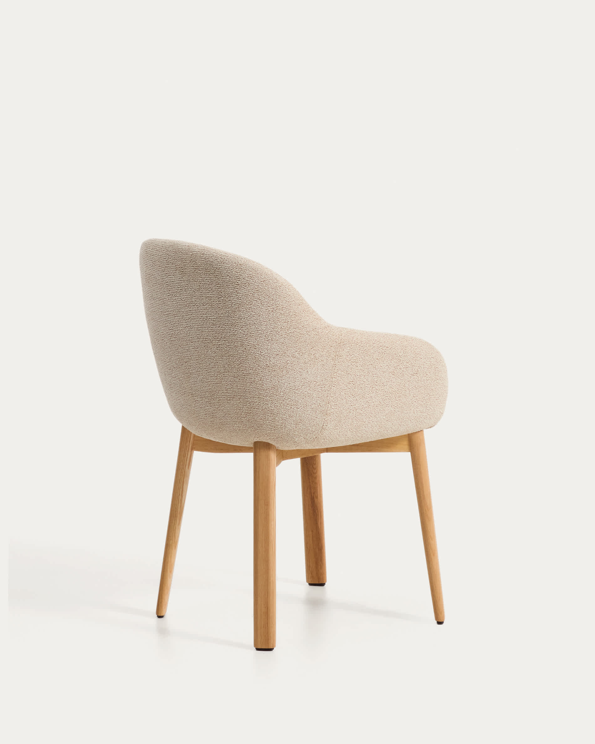 Meila chair with armrests in beige chenille with legs in solid ash wood with natural finish