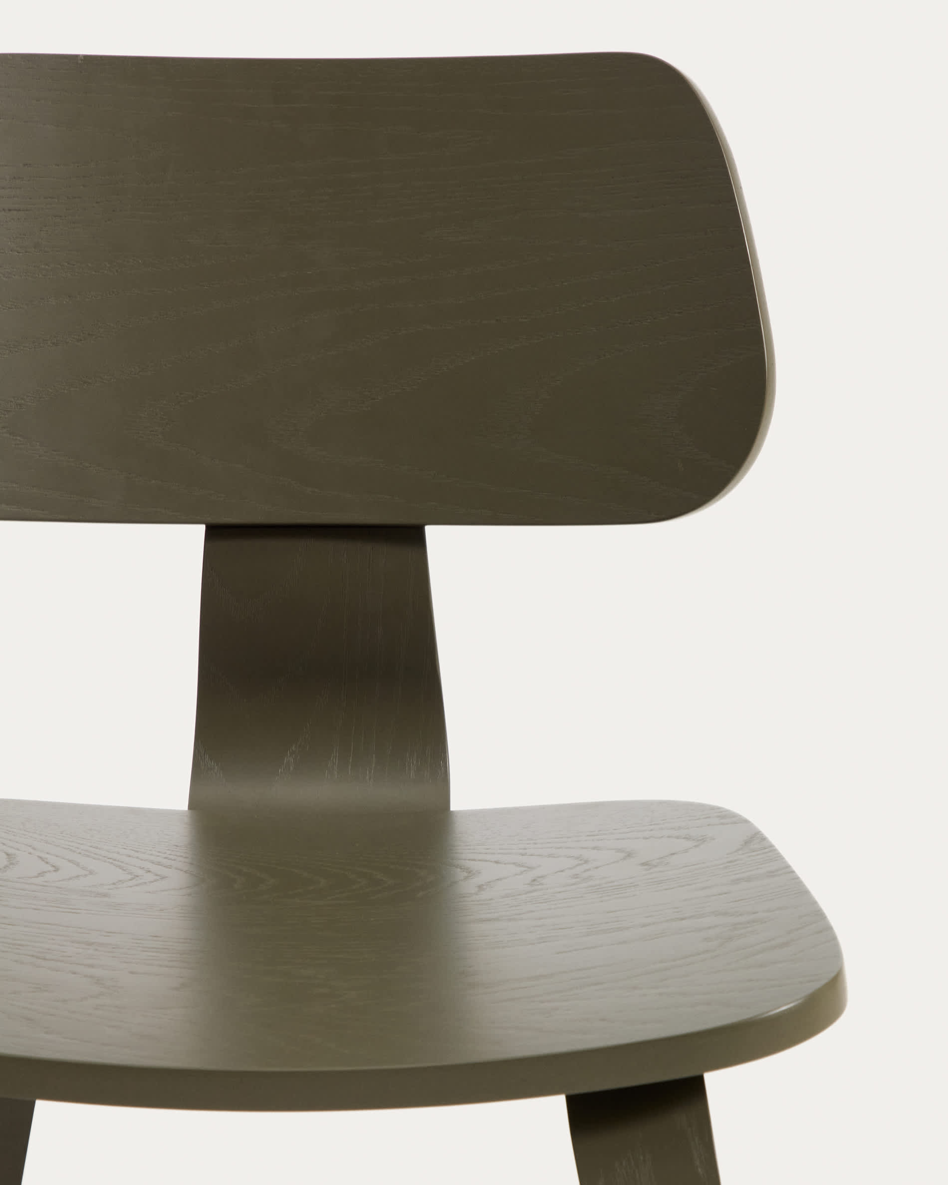 Gena chair in oak veneer with green finish