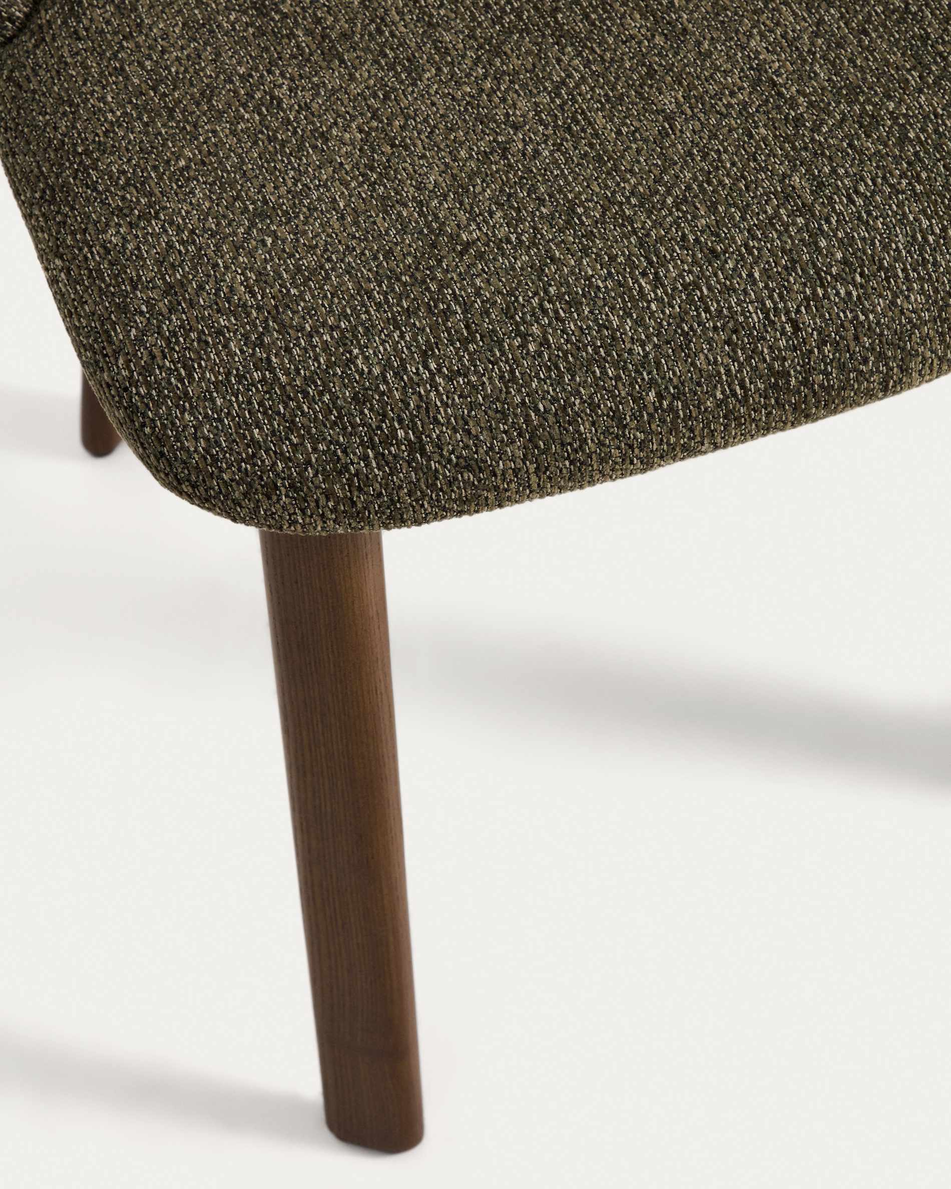 Meila chair in green chenille with legs in solid ash wood with walnut finish