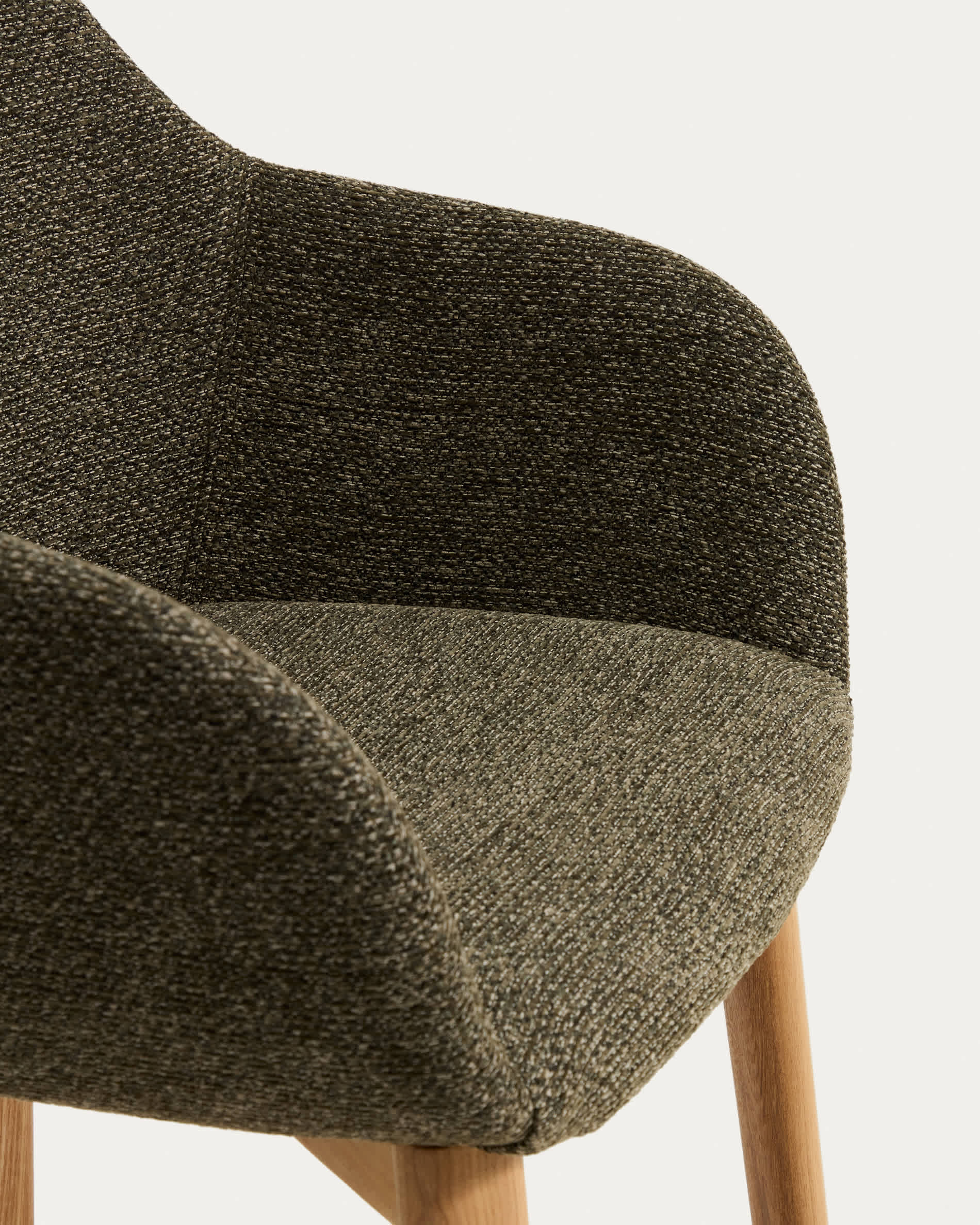 Meila chair with armrests in green chenille with legs in solid ash wood with natural finish